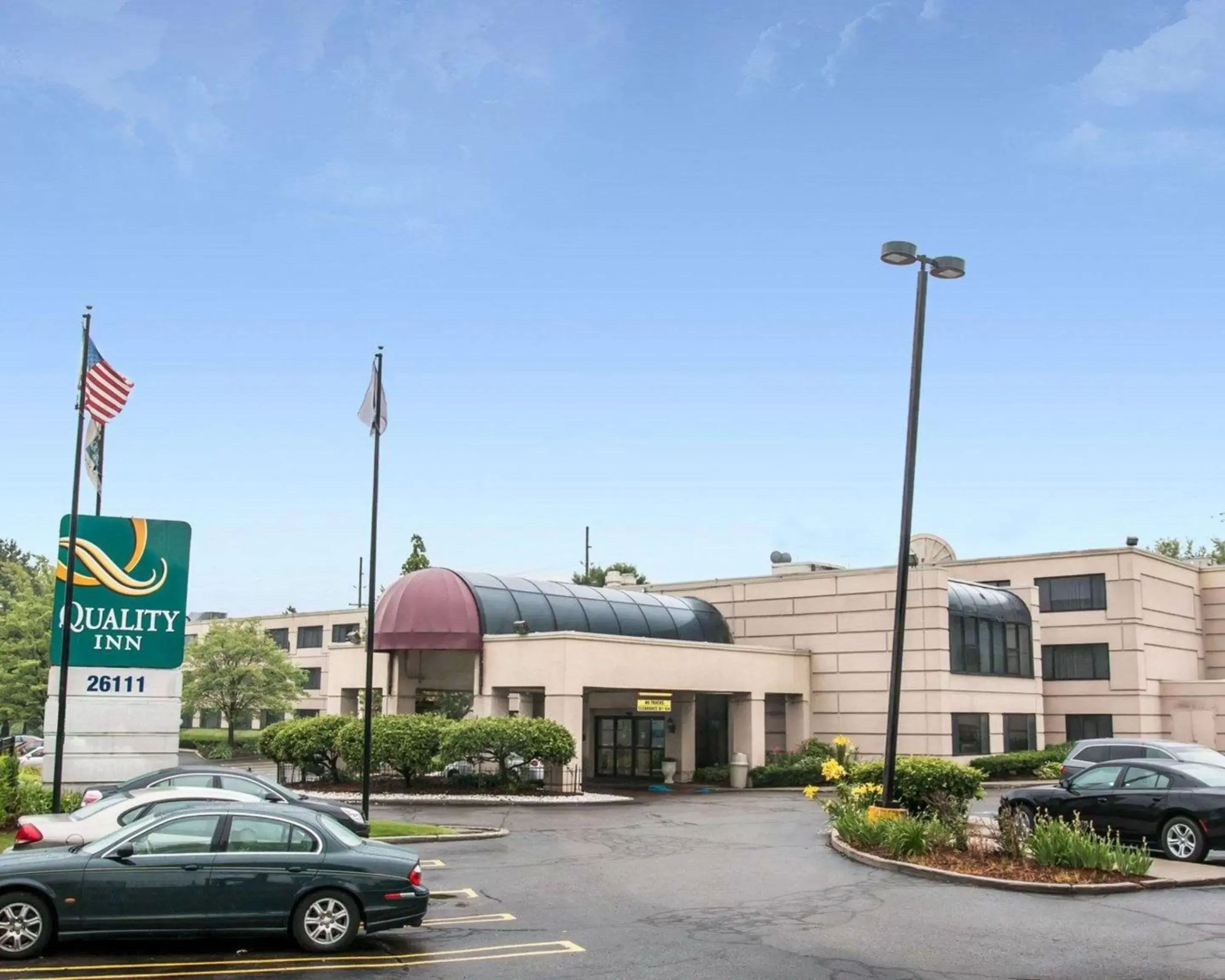 Property building in Quality Inn Southfield