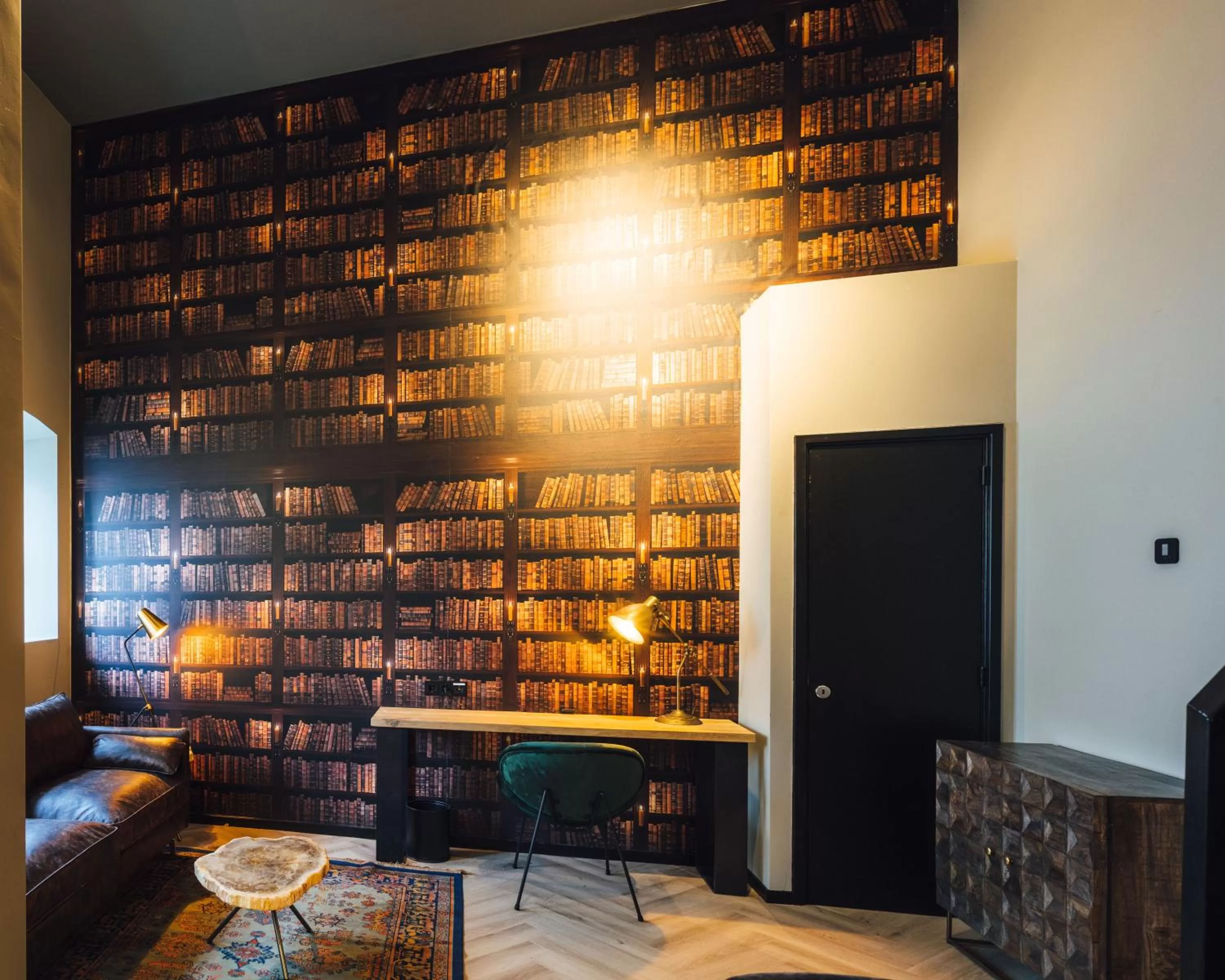 TV/Entertainment Center in Oldschool Hotel