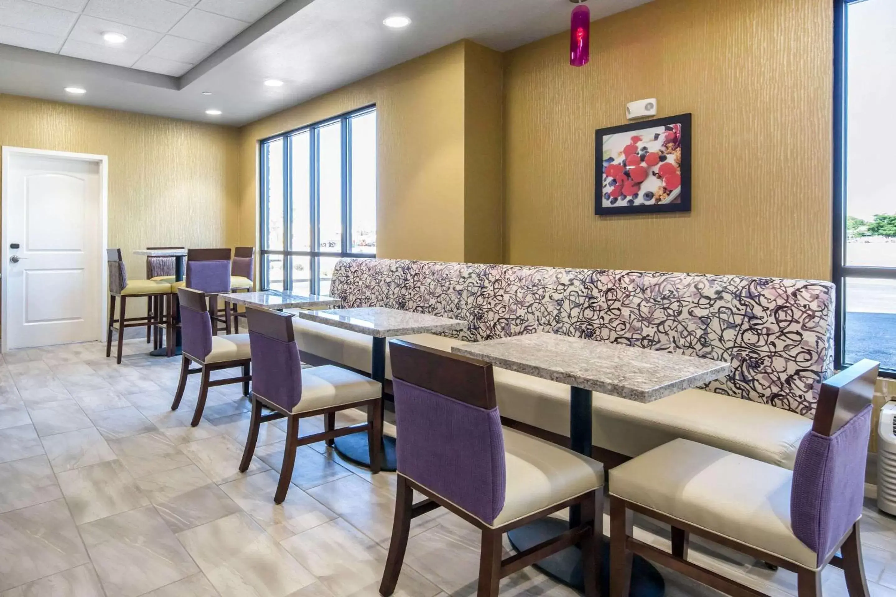 Restaurant/places to eat in Comfort Inn & Suites Lovington