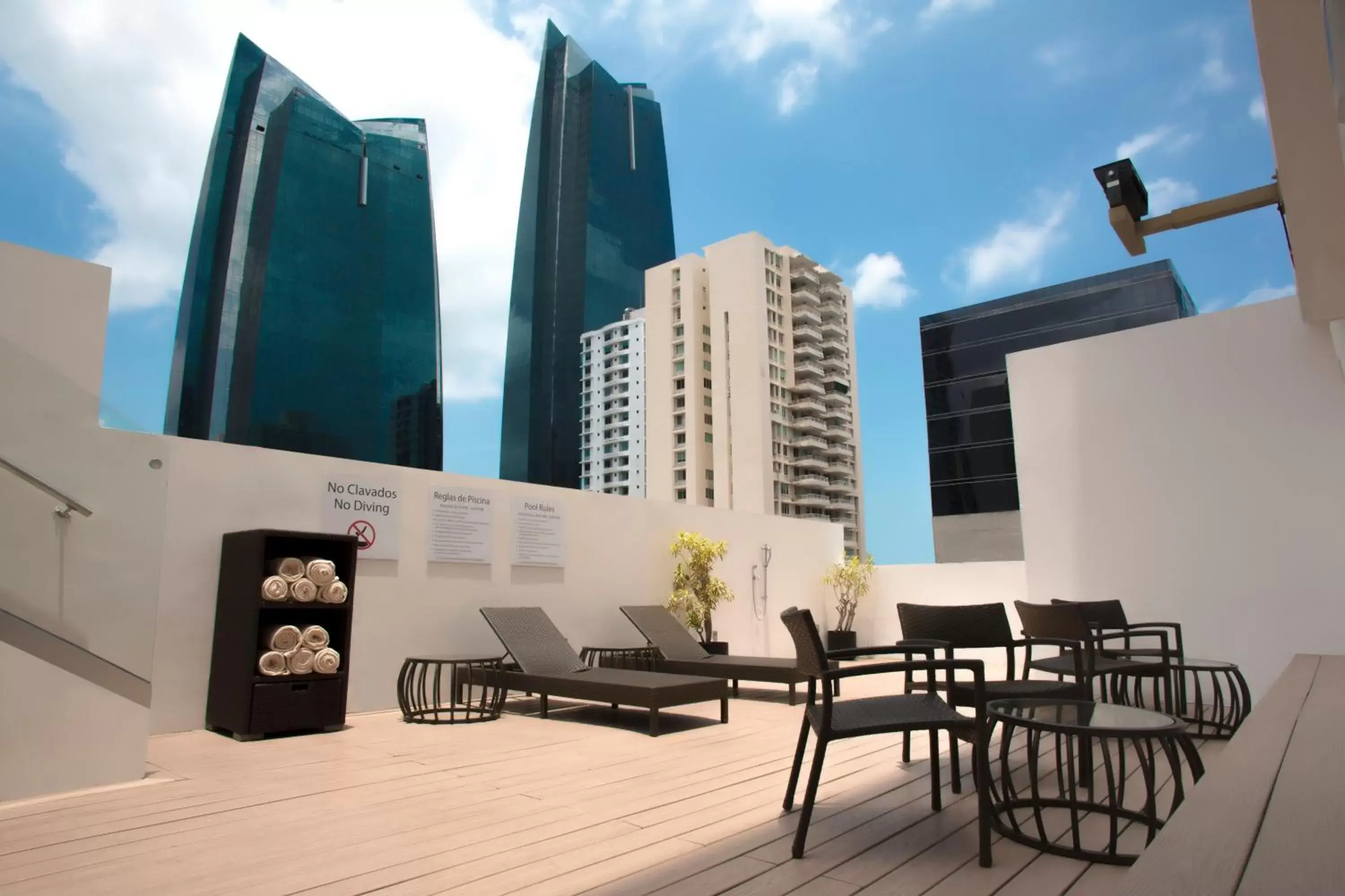 Swimming pool in Holiday Inn Panama Distrito Financiero by IHG Swimming pool in Holiday Inn Panama Distrito Financiero by IHG