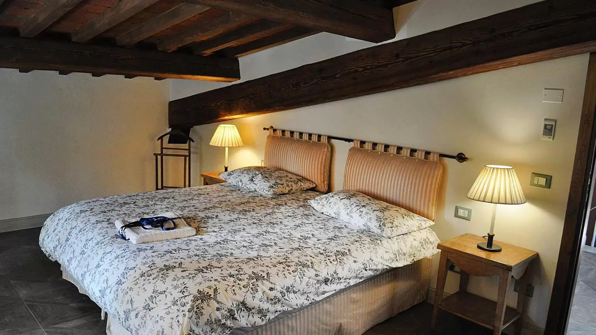 Photo of the whole room, Bed in Armonie di Villa Incontri B&B