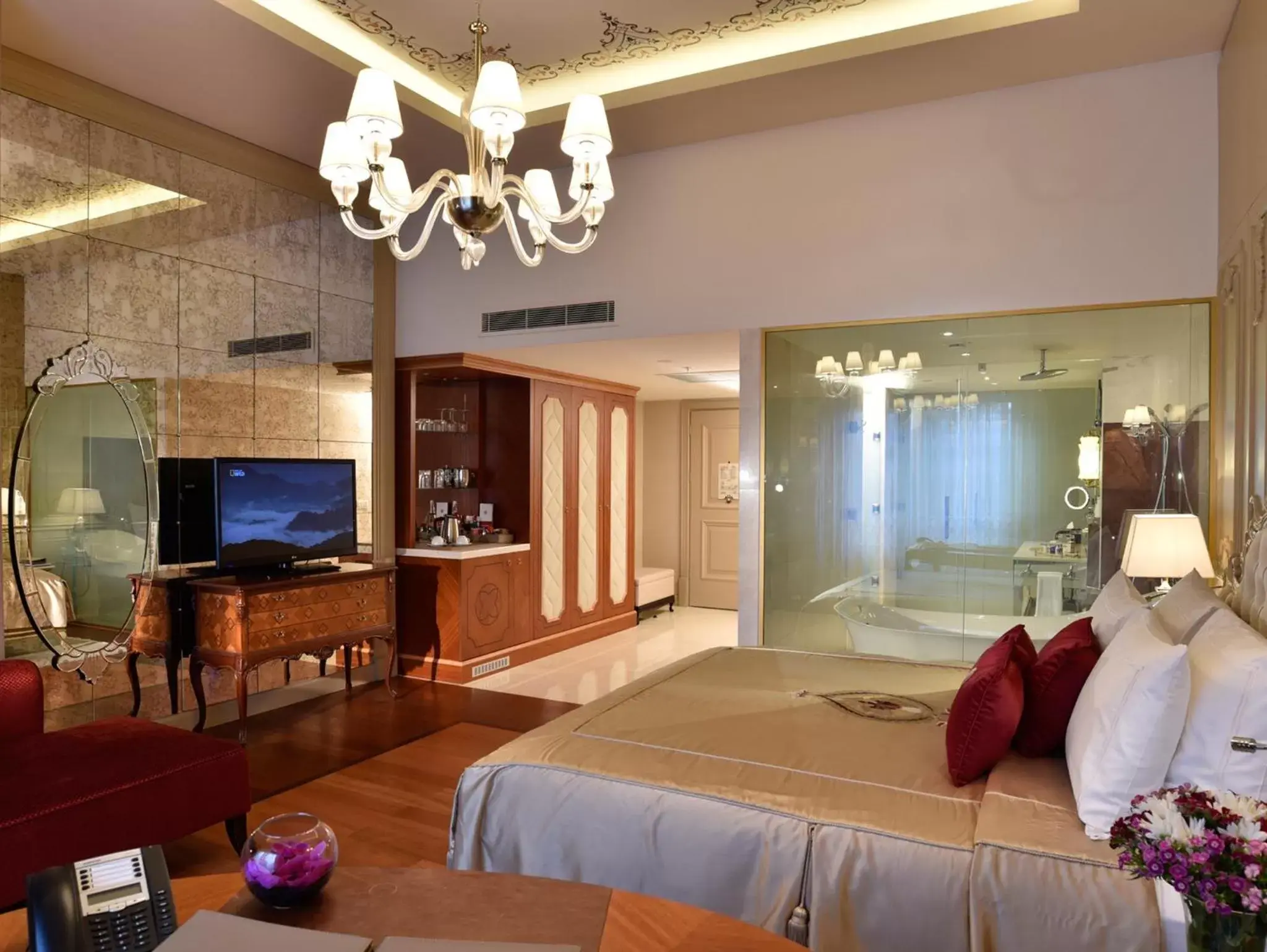 Bathroom, Bed in CVK Park Bosphorus Hotel Istanbul