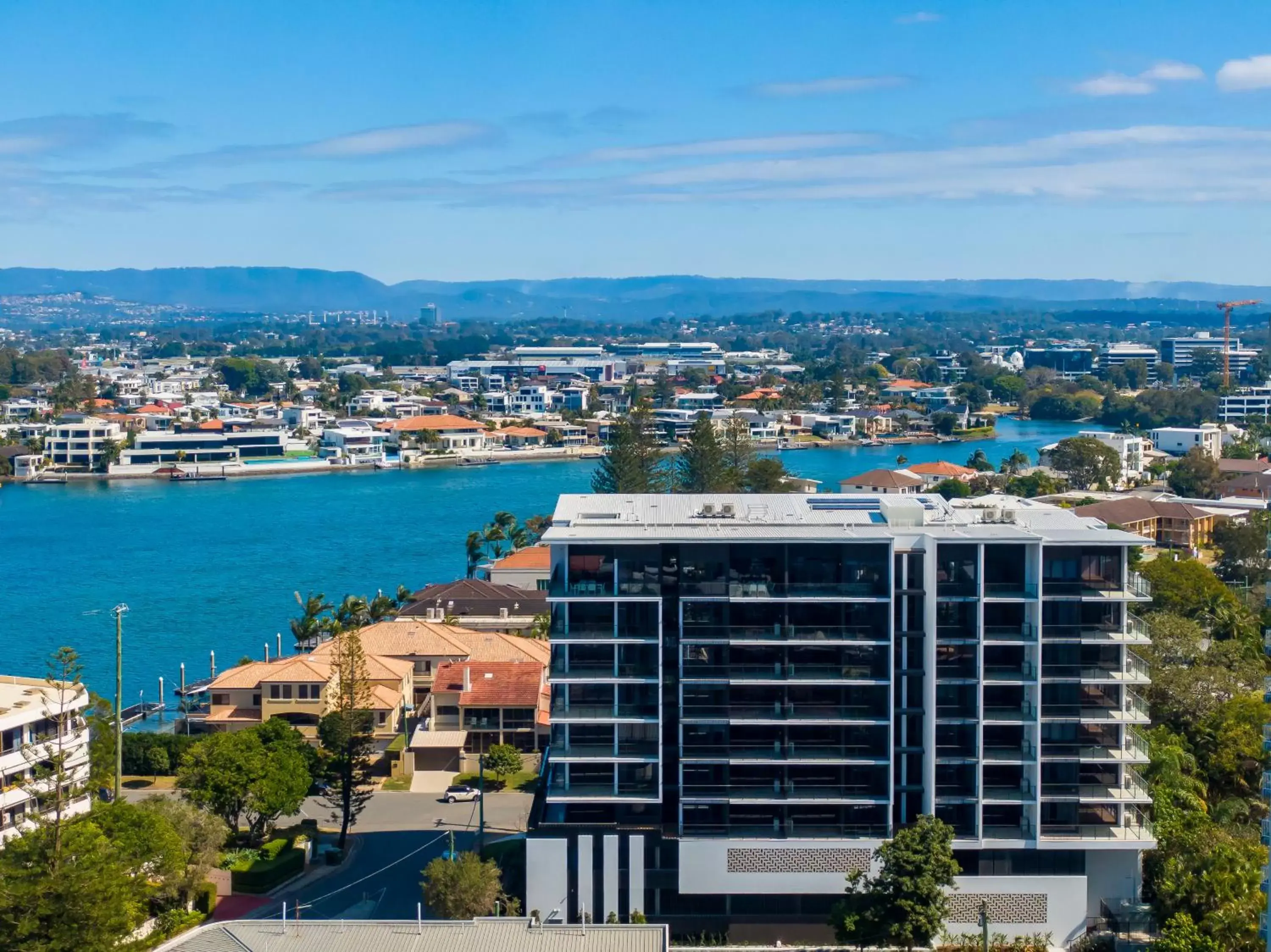 Bird's eye view, Bird's-eye View in Peninsular Gold Coast