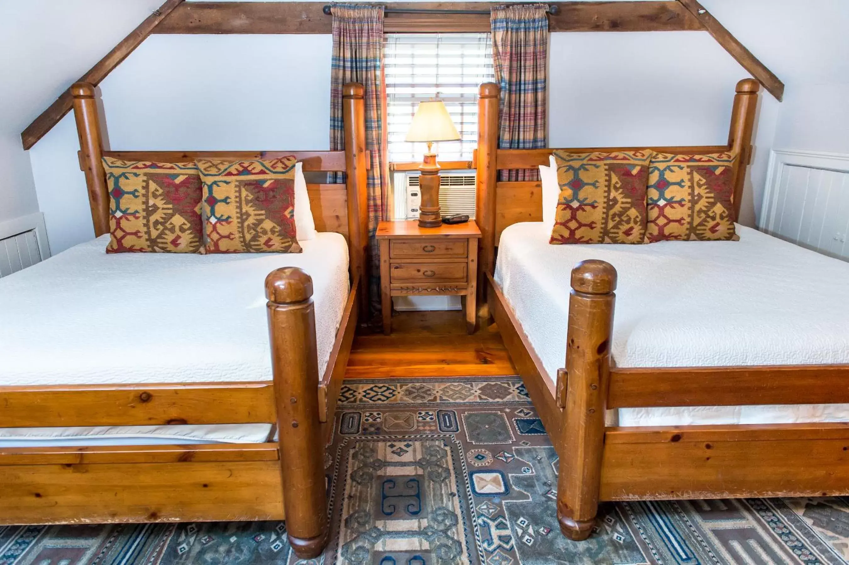 Bedroom, Bed in Three Chimneys Inn