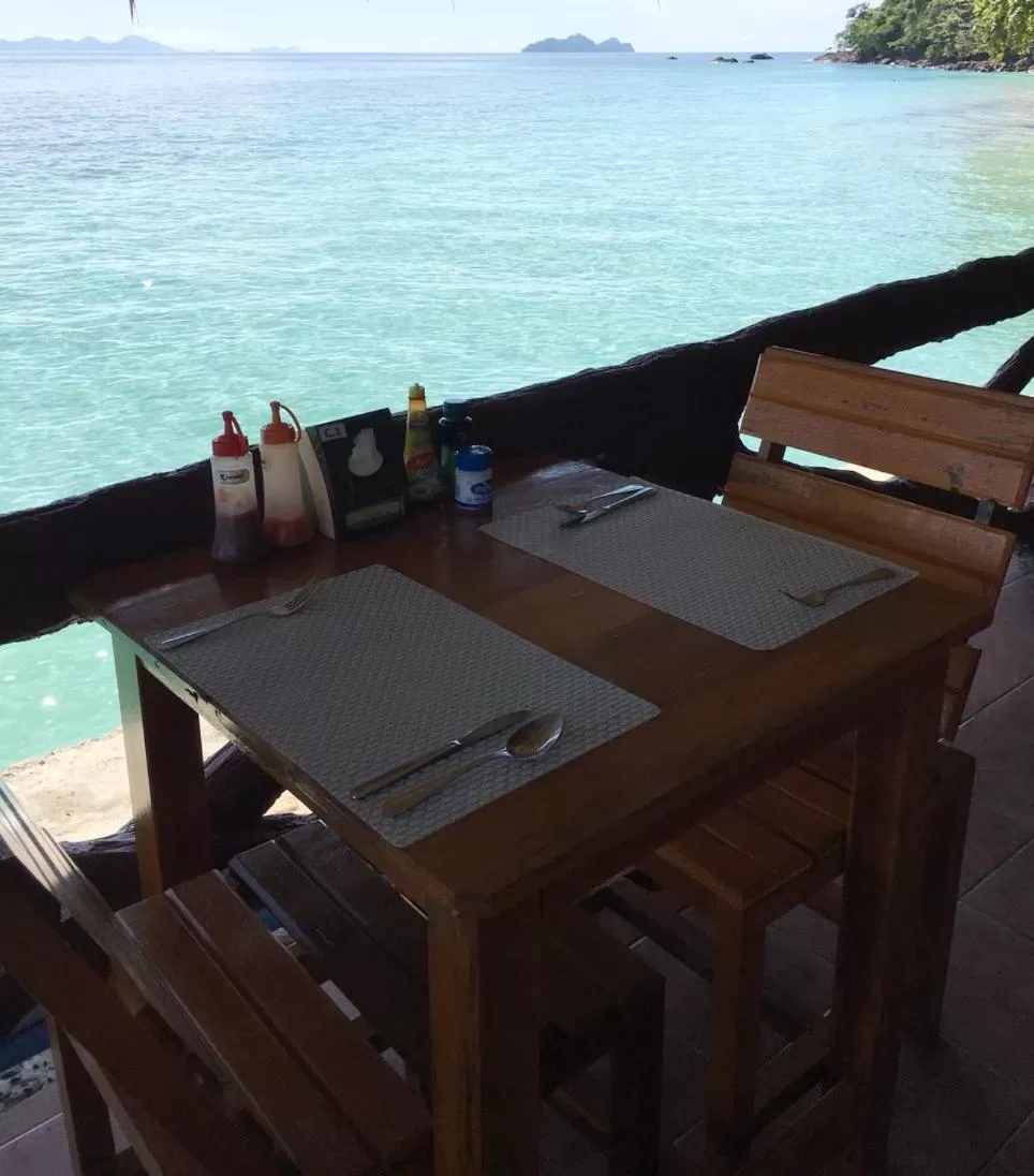 Restaurant/places to eat in Koh Ngai Resort