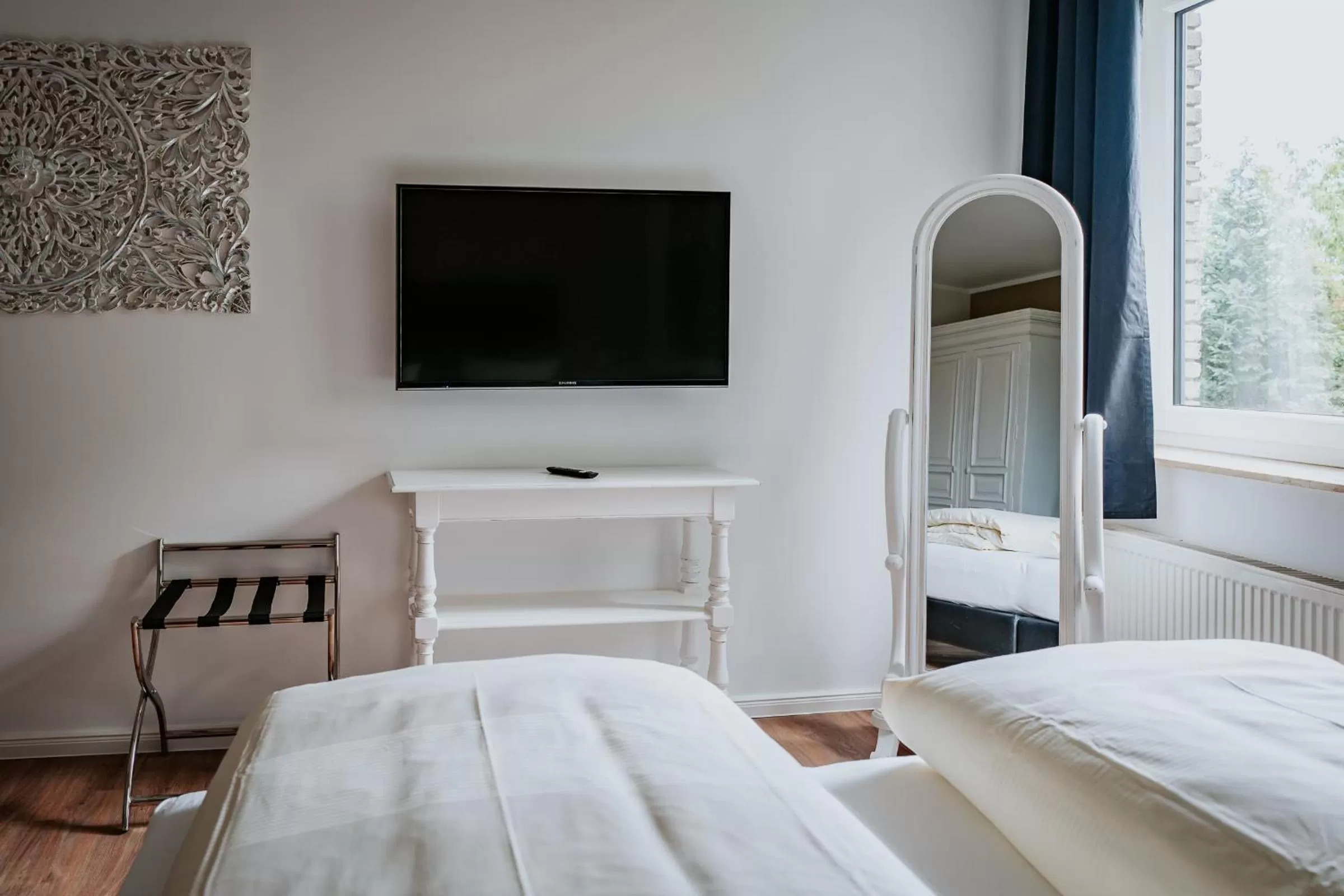 Decorative detail, Bed in RobrookS Hotel Garni