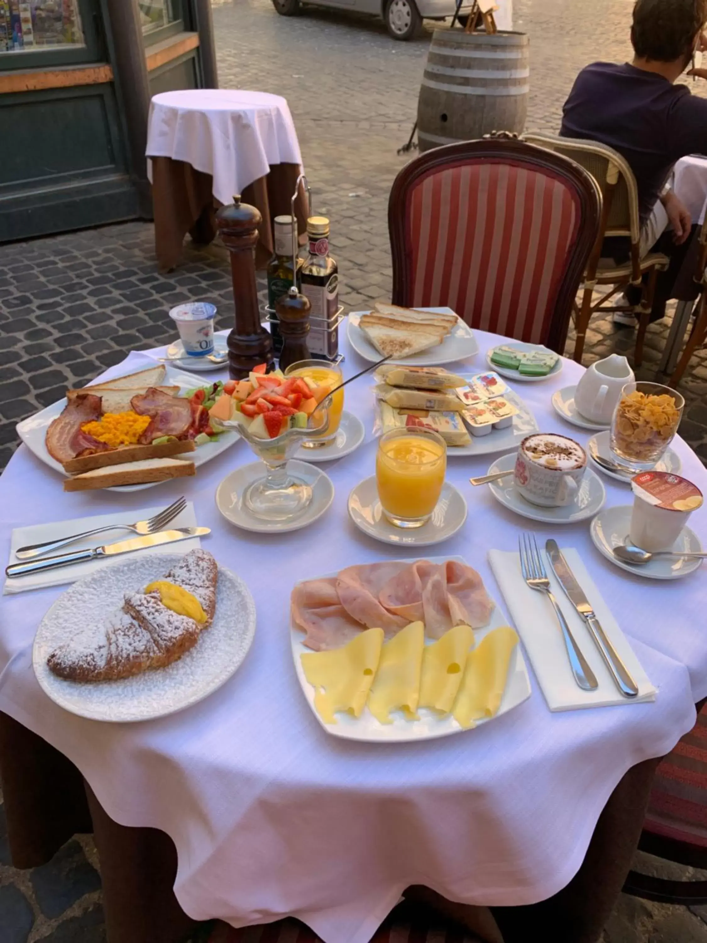 Continental breakfast in Albergo Abruzzi