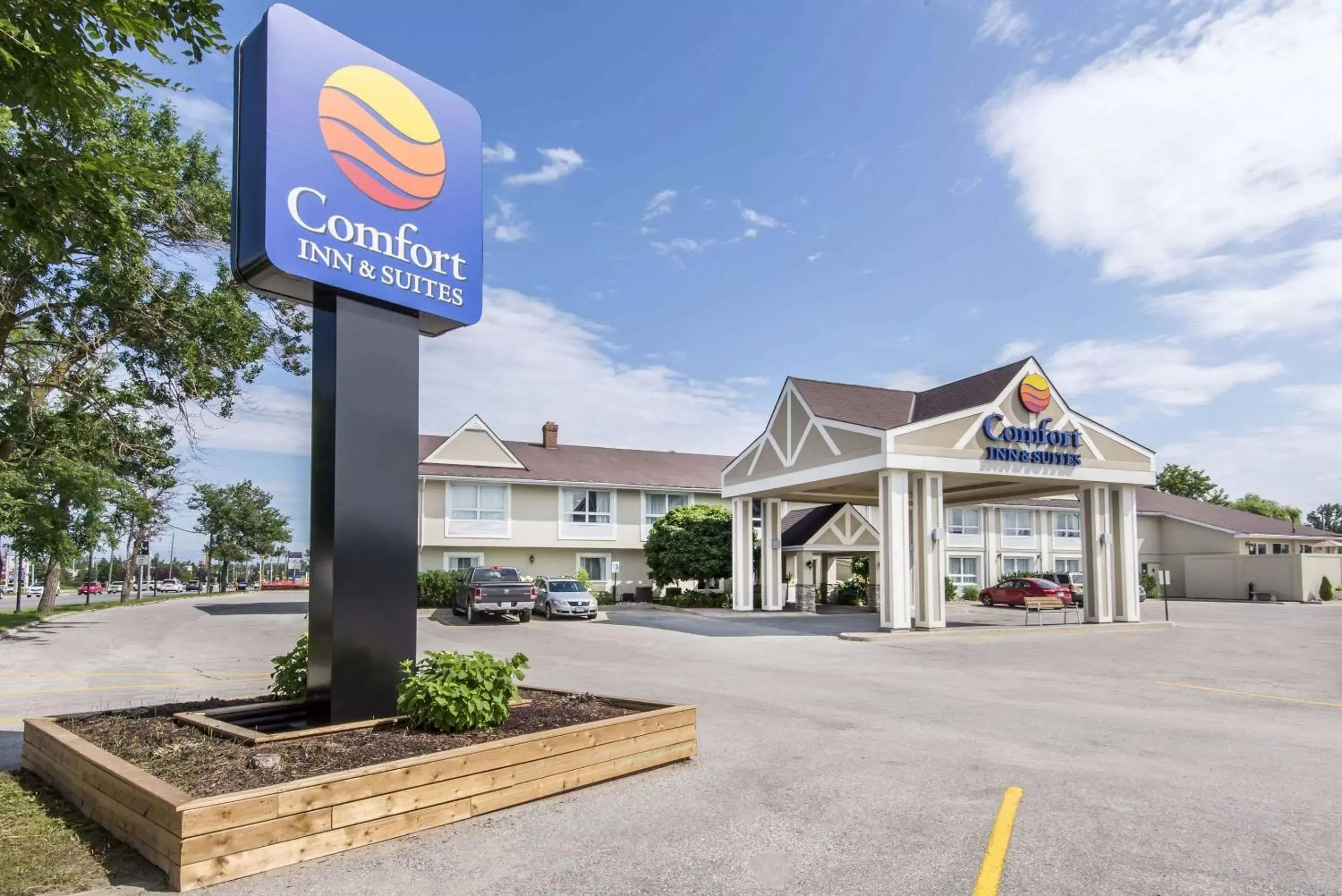 Property building in Comfort Inn & Suites Collingwood