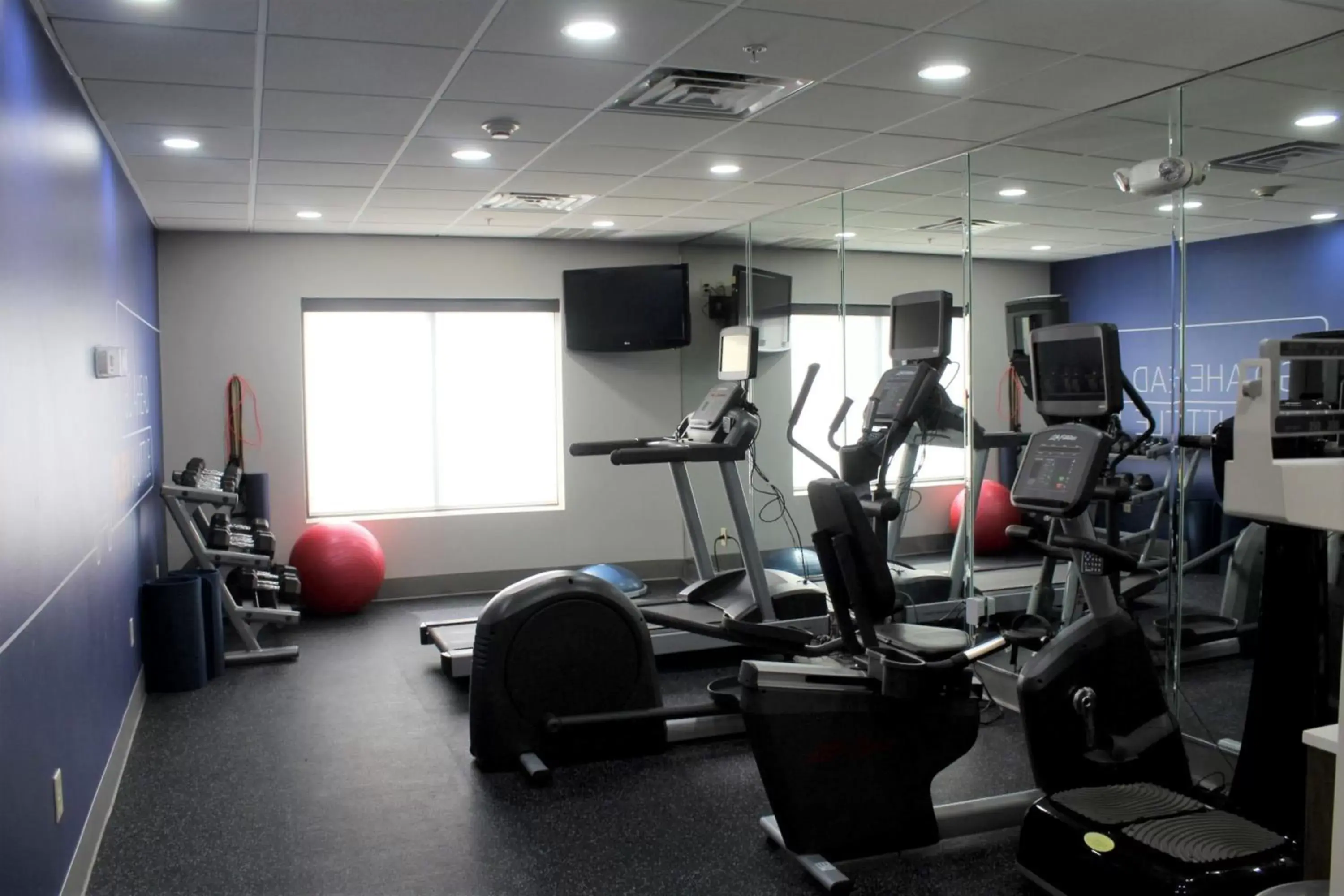 Fitness centre/facilities, Fitness Center/Facilities in Holiday Inn Express Savannah South I-95 Richmond Hill, an IHG Hotel