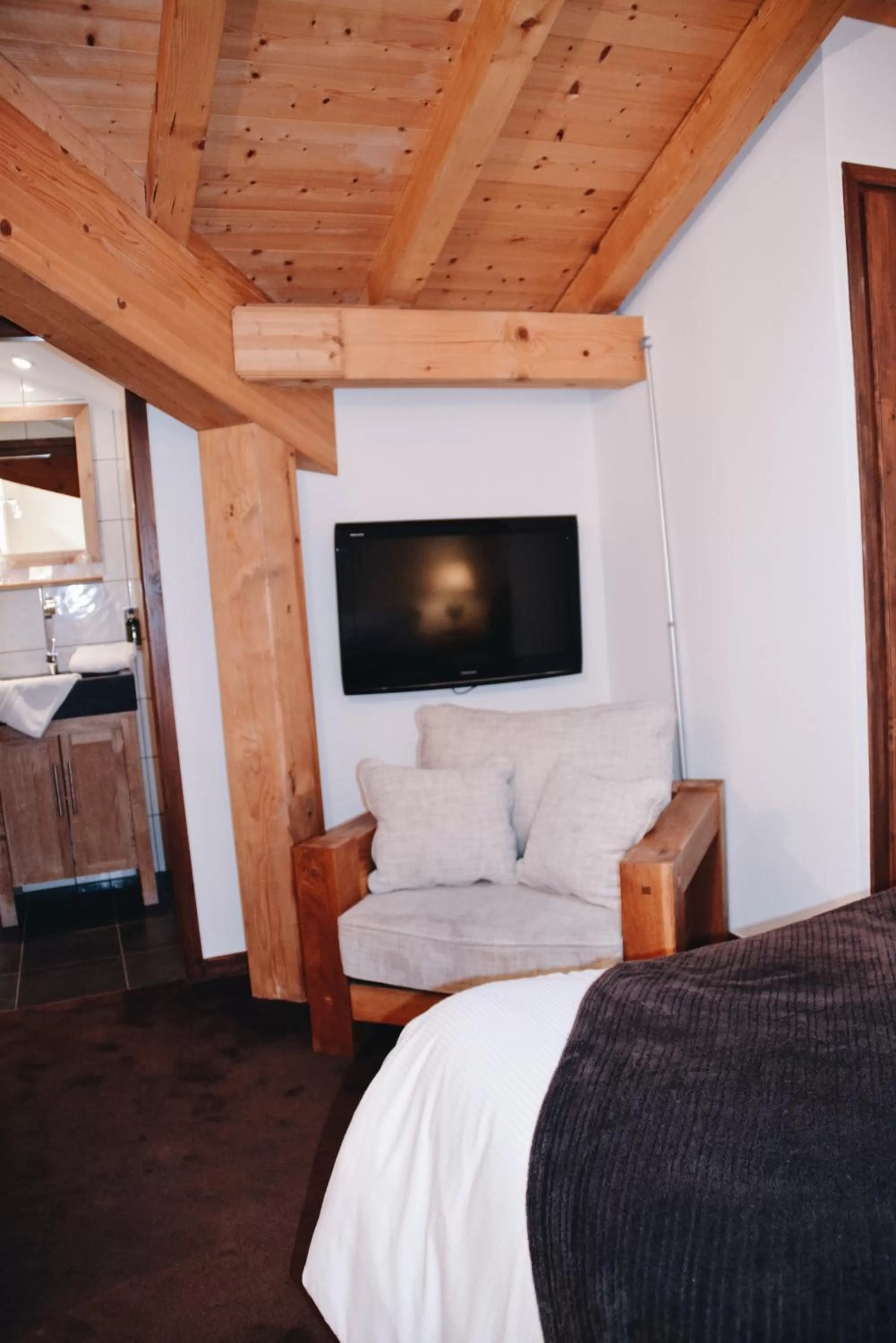 TV and multimedia, Bed in Auberge de Savoie