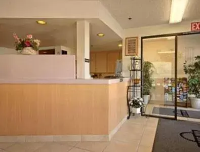 Lobby or reception, Lobby/Reception in Days Inn by Wyndham Fresno South