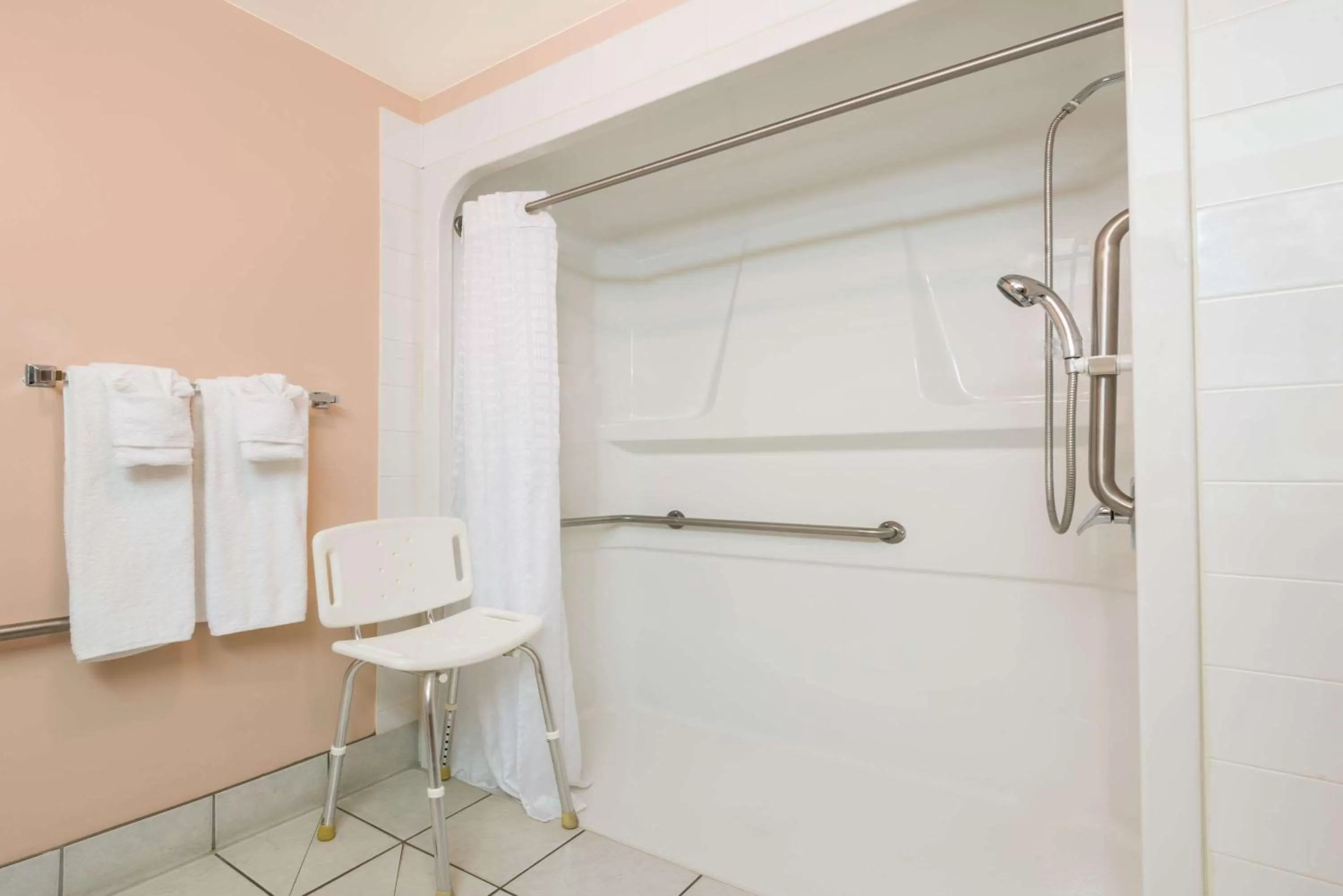 On site in Super 8 by Wyndham Vermilion AB