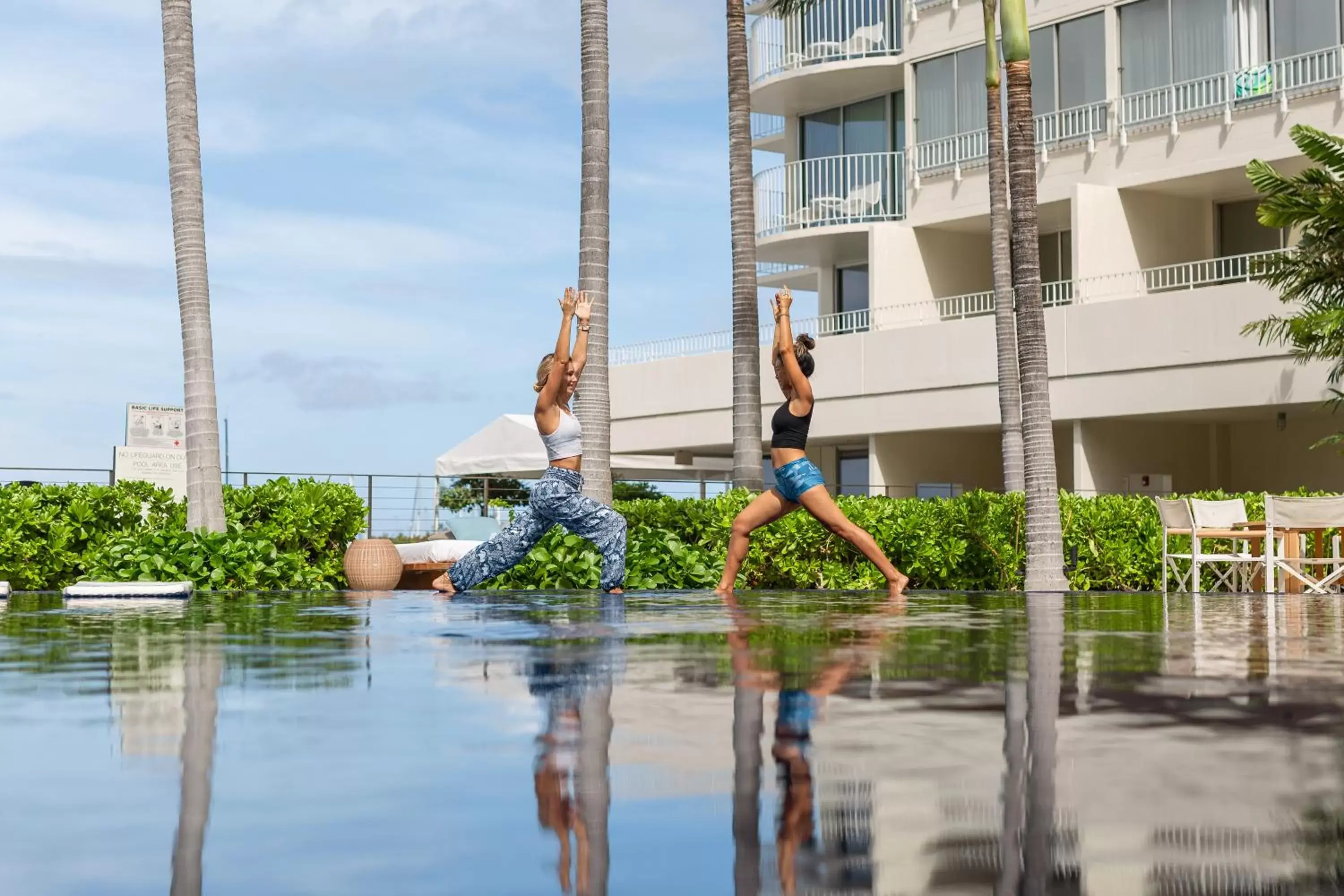 Activities, Swimming Pool in Hilton Vacation Club The Modern Honolulu