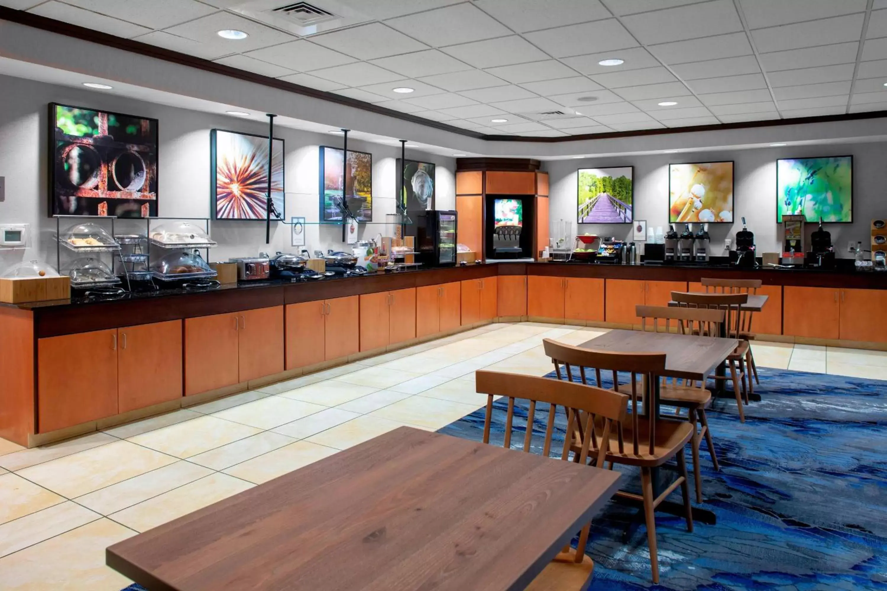 Breakfast, Restaurant/Places to Eat in Fairfield Inn and Suites by Marriott Gadsden