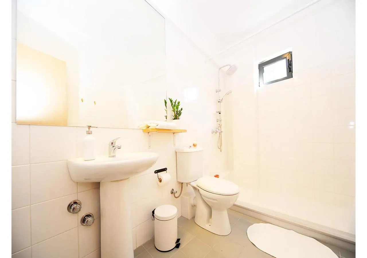 Shower in Live in Athens, PSYRRI Central Apartments