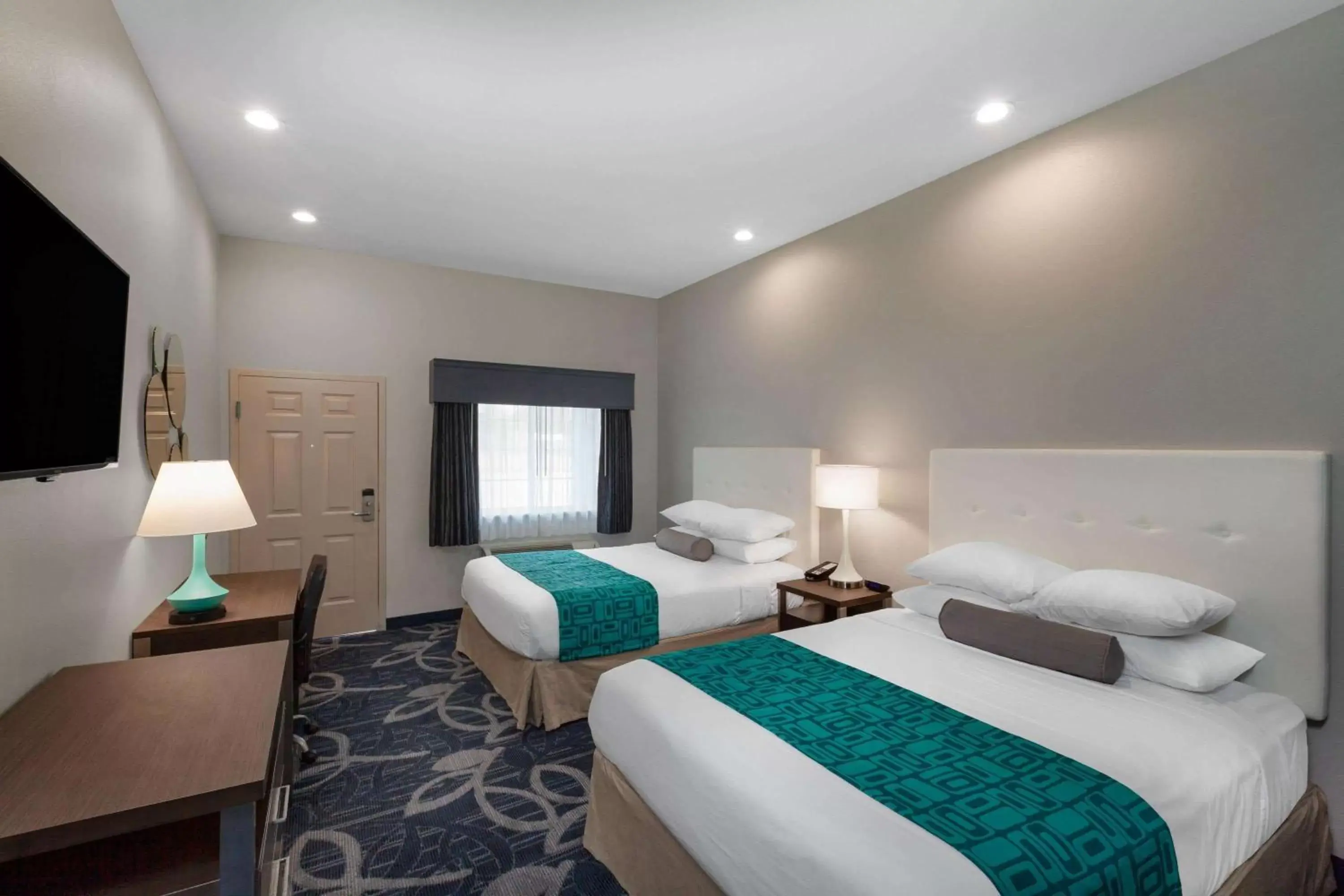 Bed in Americas Best Value Inn Houston Willowbrook