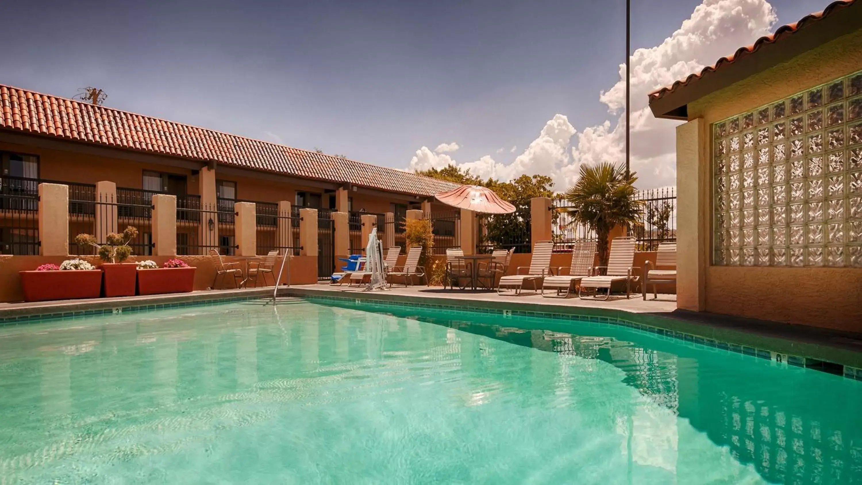 On site, Swimming Pool in Best Western Plus A Wayfarer's Inn & Suites