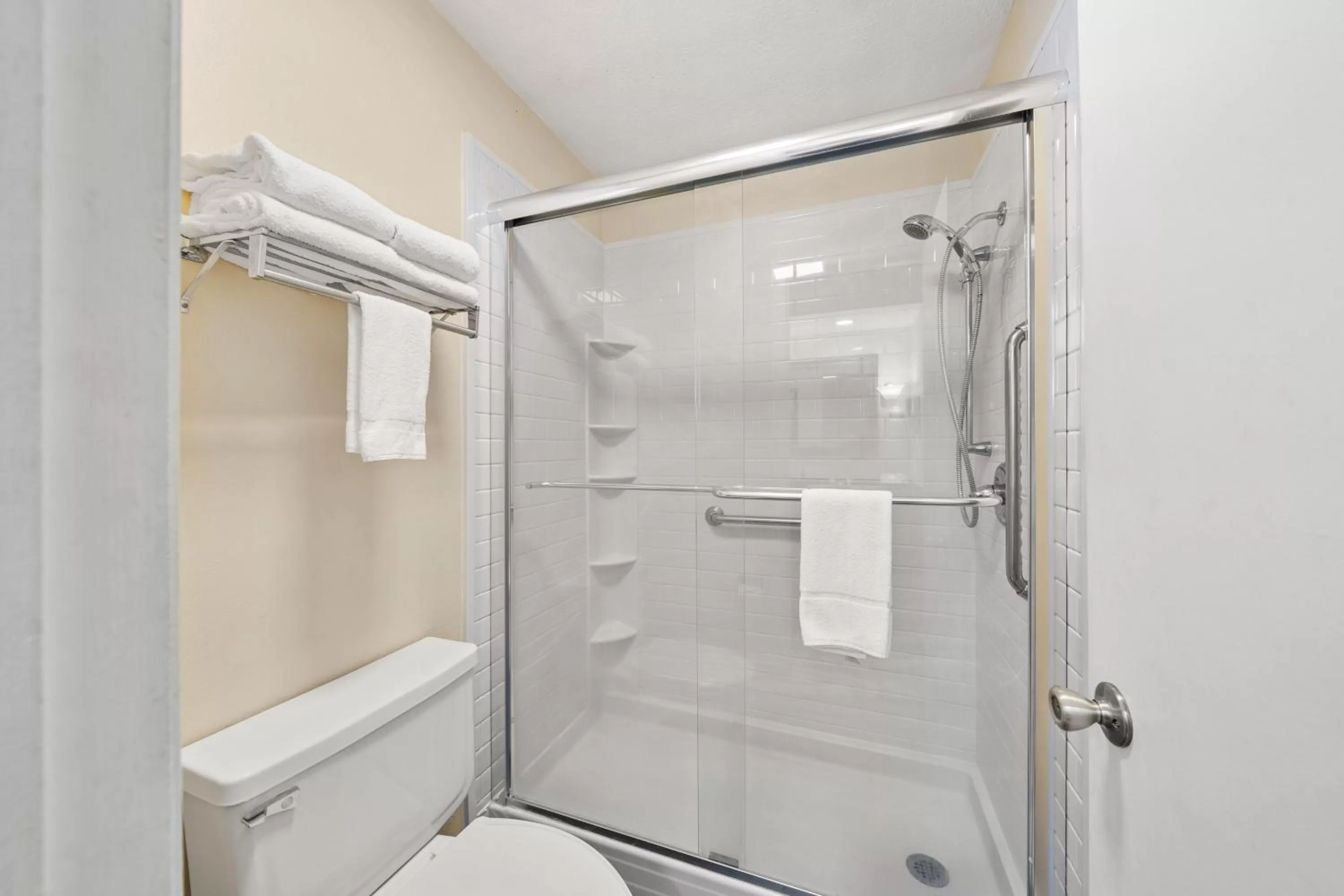 Shower, Bathroom in Jonathan Creek Inn and Villas