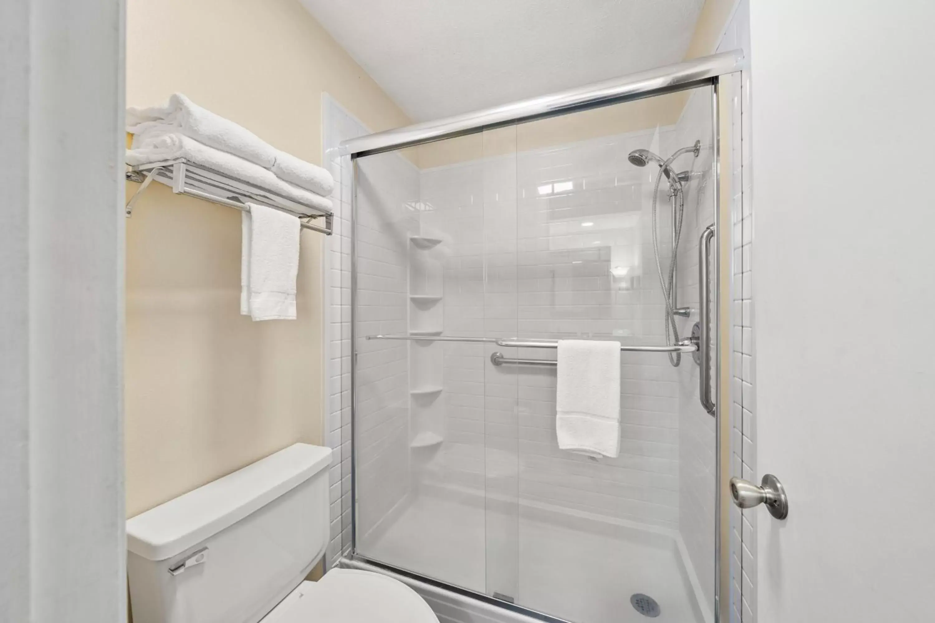 Shower, Bathroom in Jonathan Creek Inn and Villas
