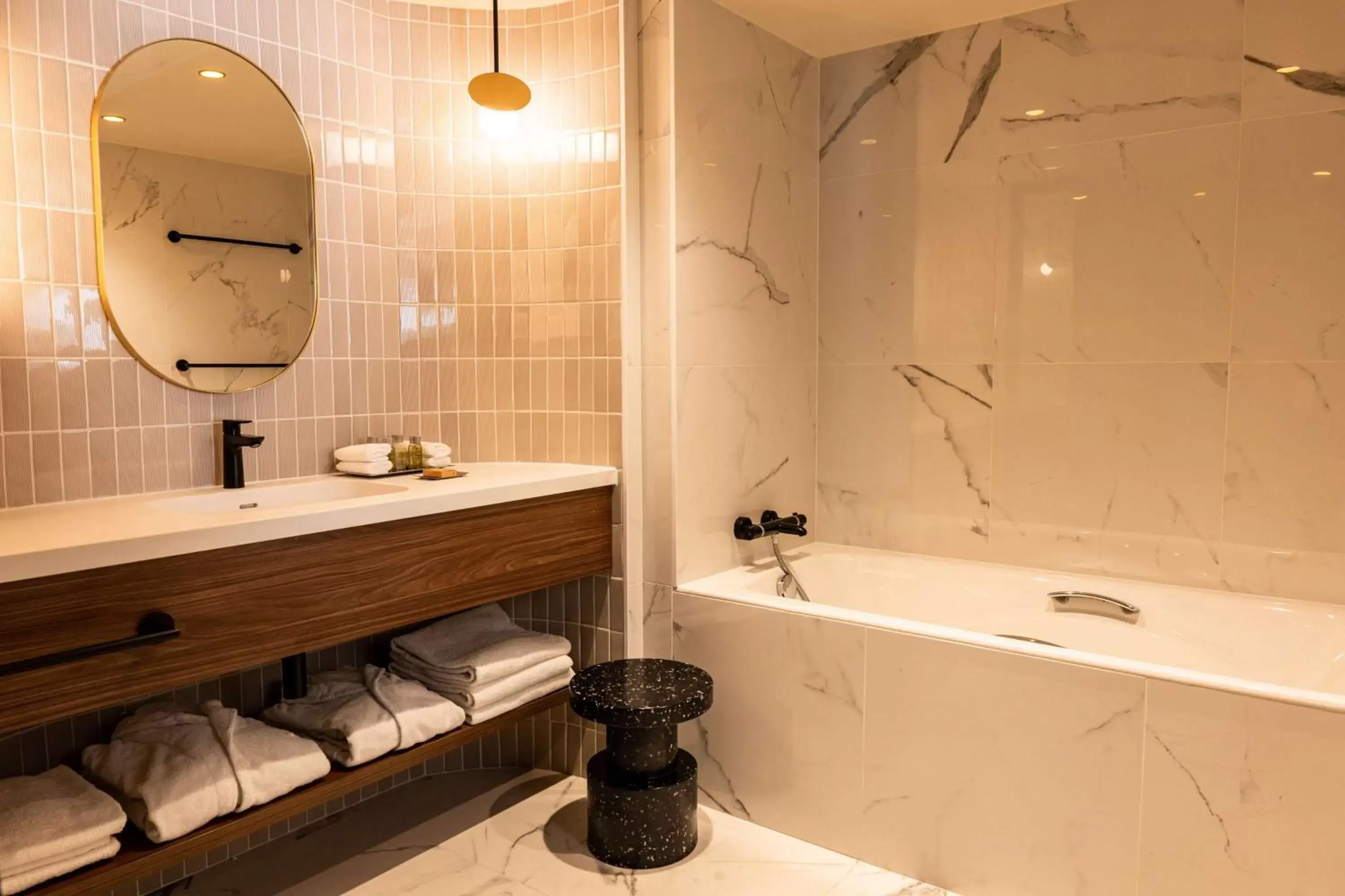 Bathroom in Hilton Paris La Défense Bathroom in Hilton Paris La Défense