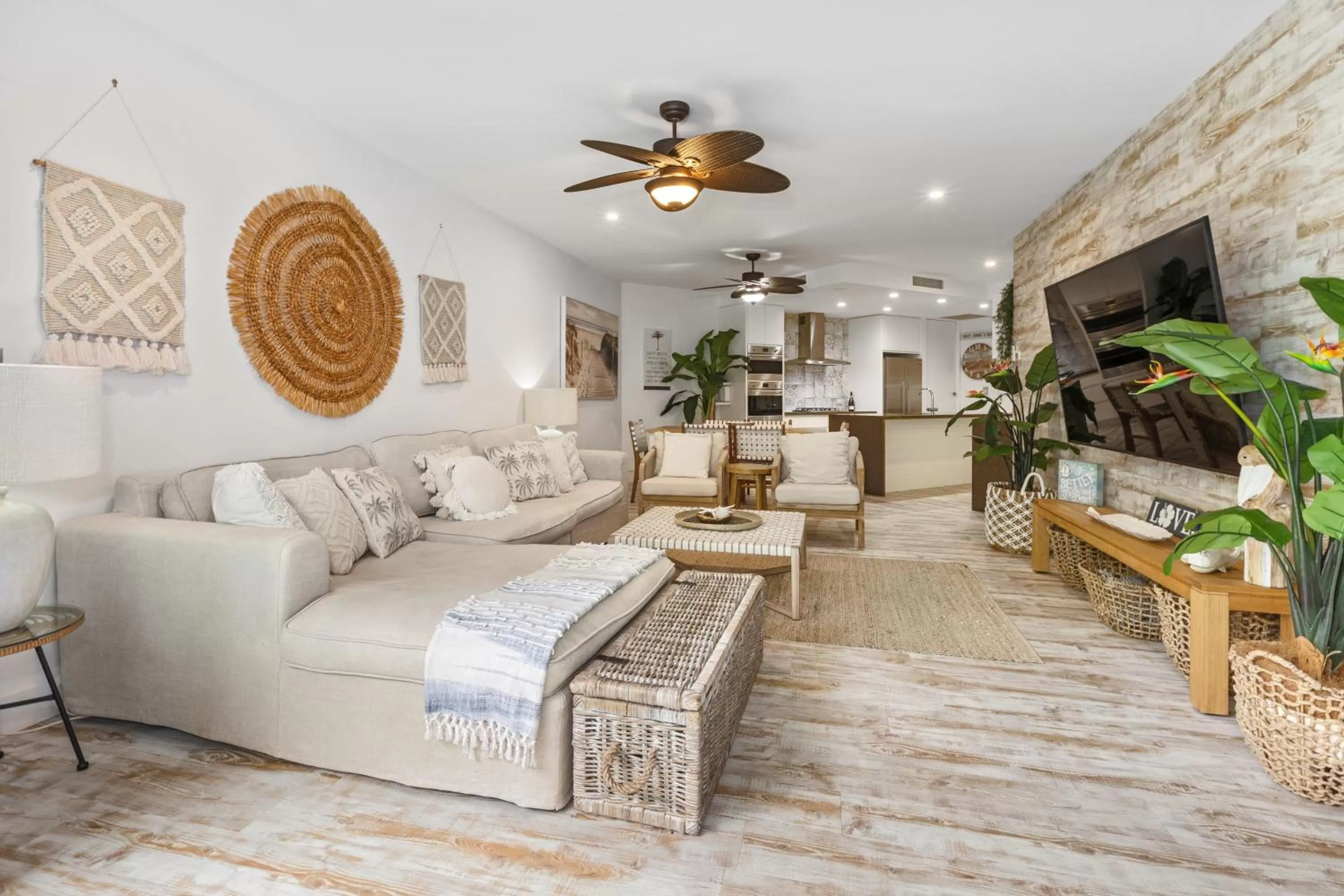 TV and multimedia in Cotton Beach Resort - Tweed Coast Holidays ®