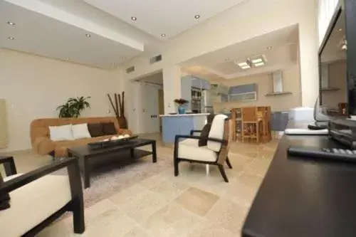 Living room, Seating Area in Watermark Luxury Oceanfront Residences