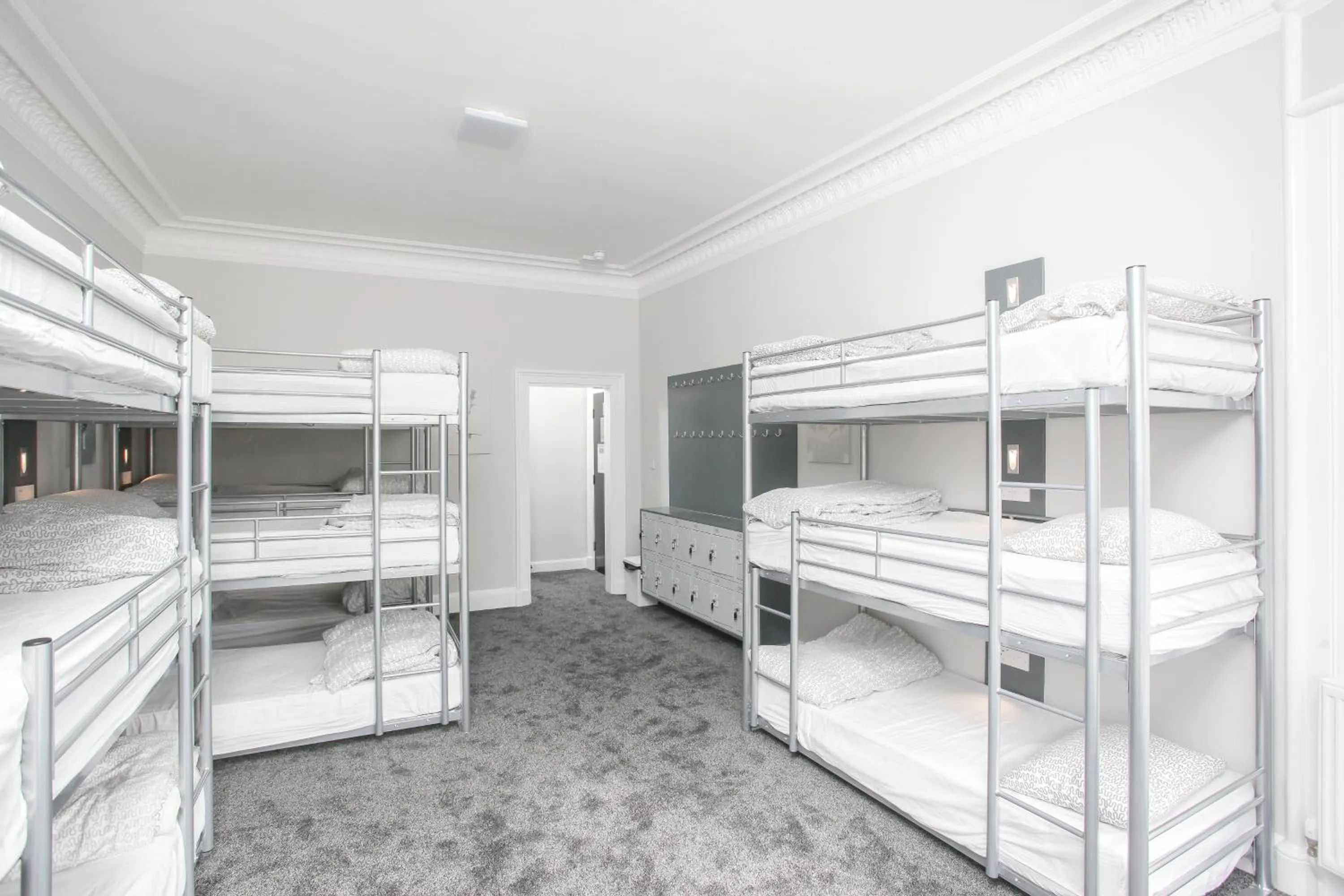 Bedroom, Bed in West End Hotel