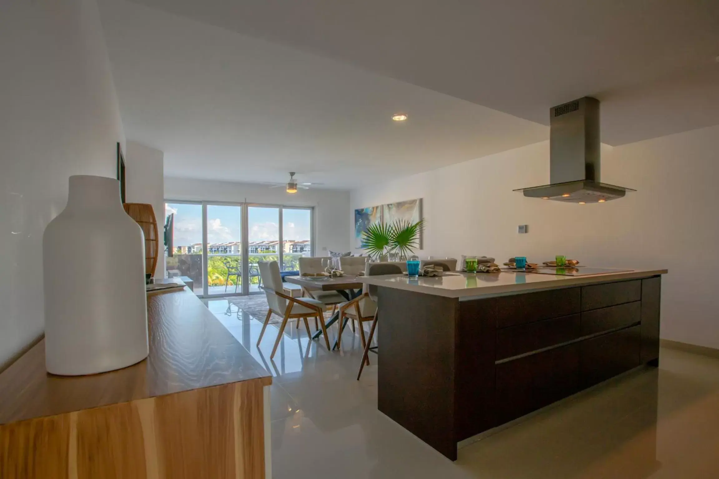 Kitchen/Kitchenette in Mareazul Beach Front Condos At playa del Carmen