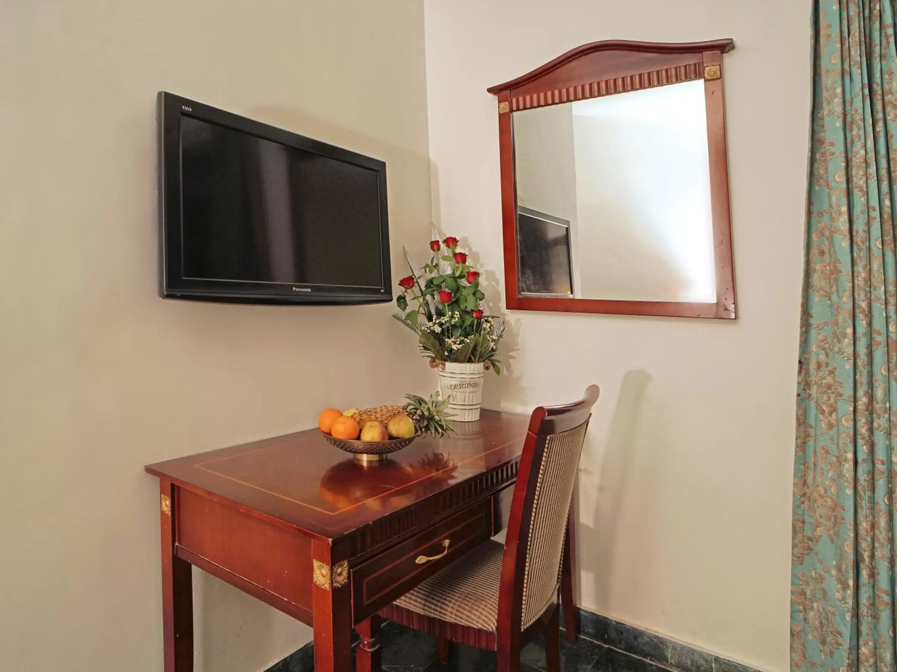 TV and multimedia, TV/Entertainment Center in Swaroop Vilas - Lake Facing Boutique Hotel