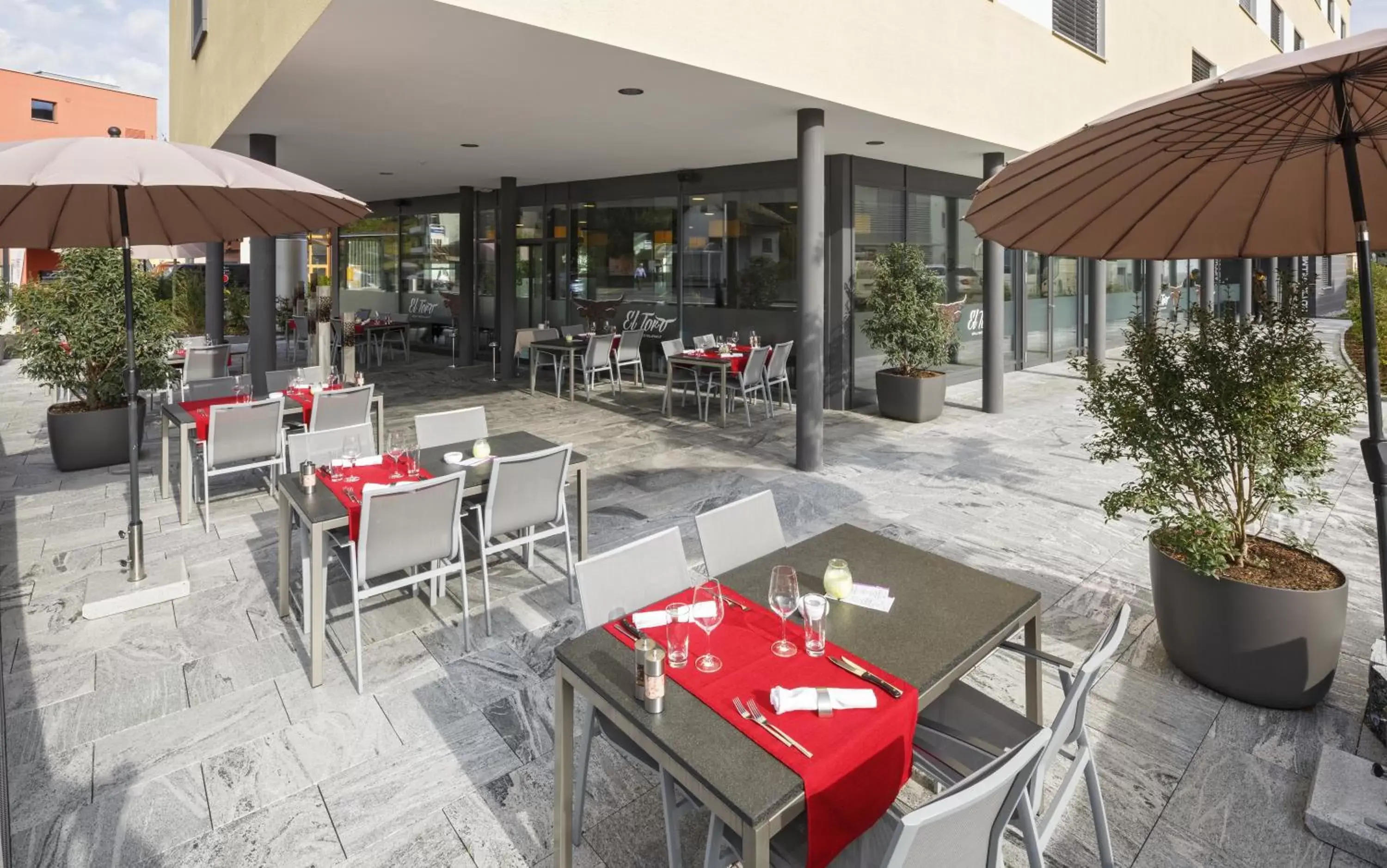 Balcony/Terrace, Restaurant/Places to Eat in Villmergen Swiss Quality Hotel