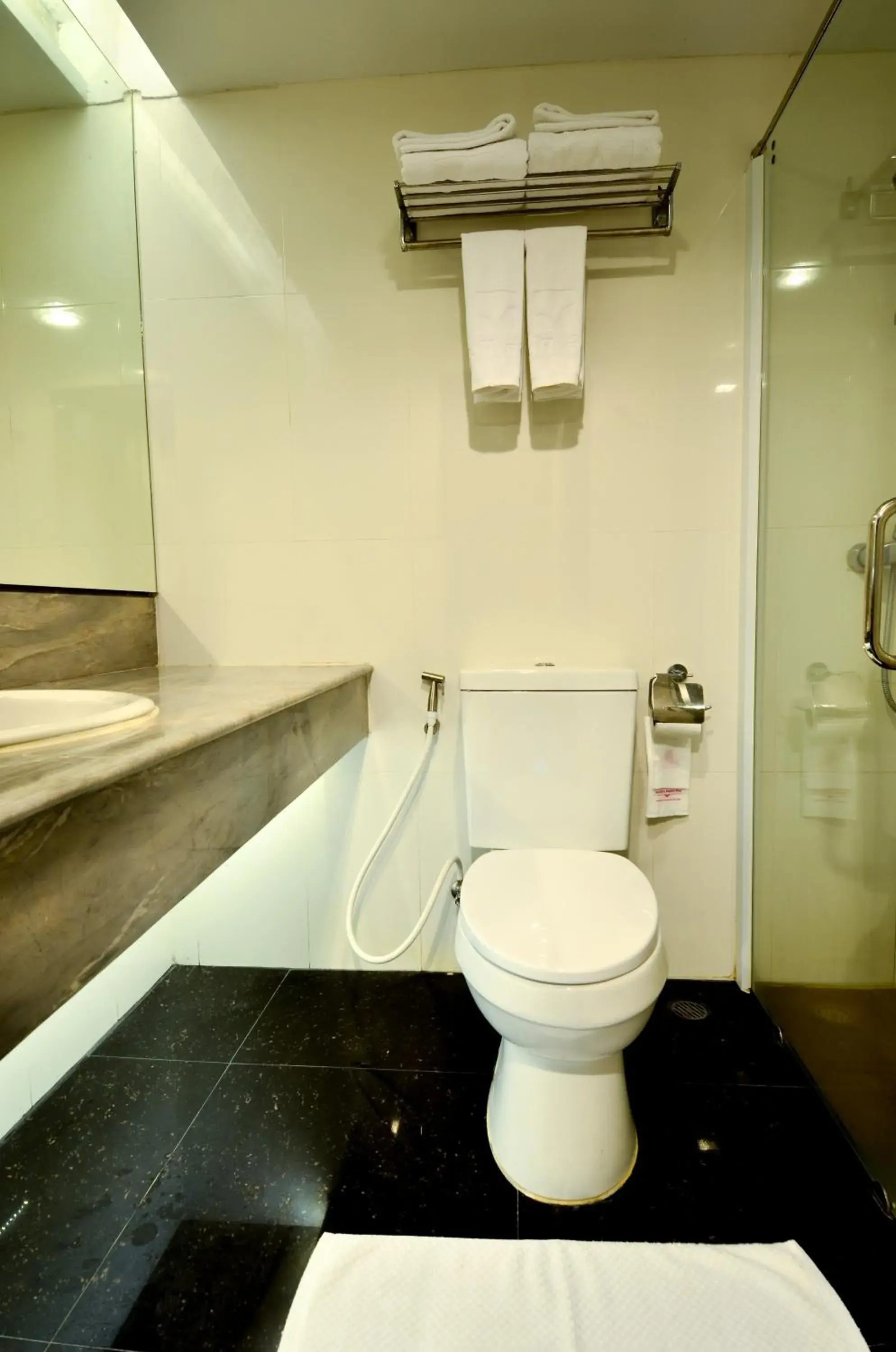 Shower, Bathroom in Viva Hotel Songkhla