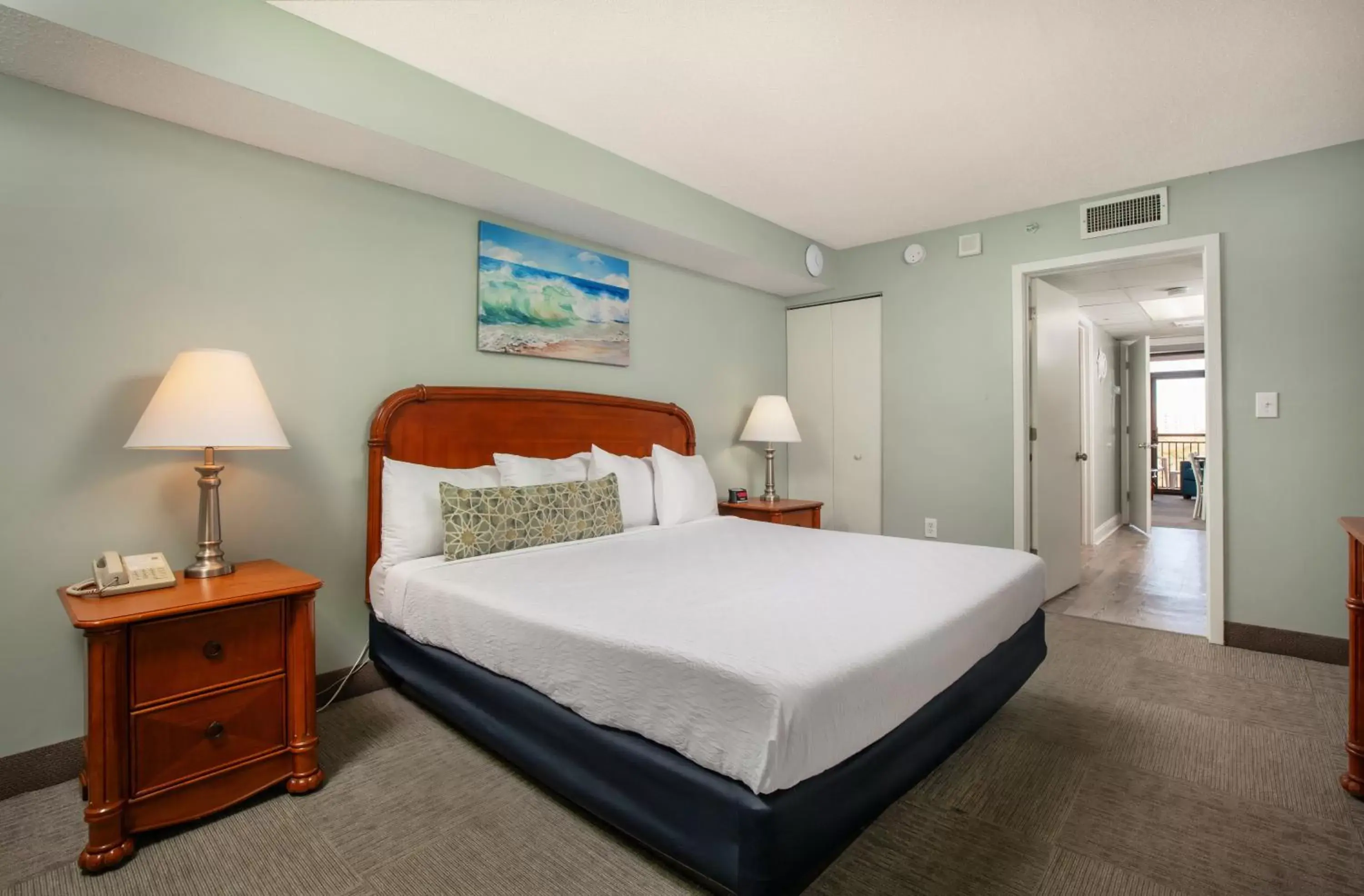 Bedroom, Bed in Grande Shores Ocean Resorts Condominiums