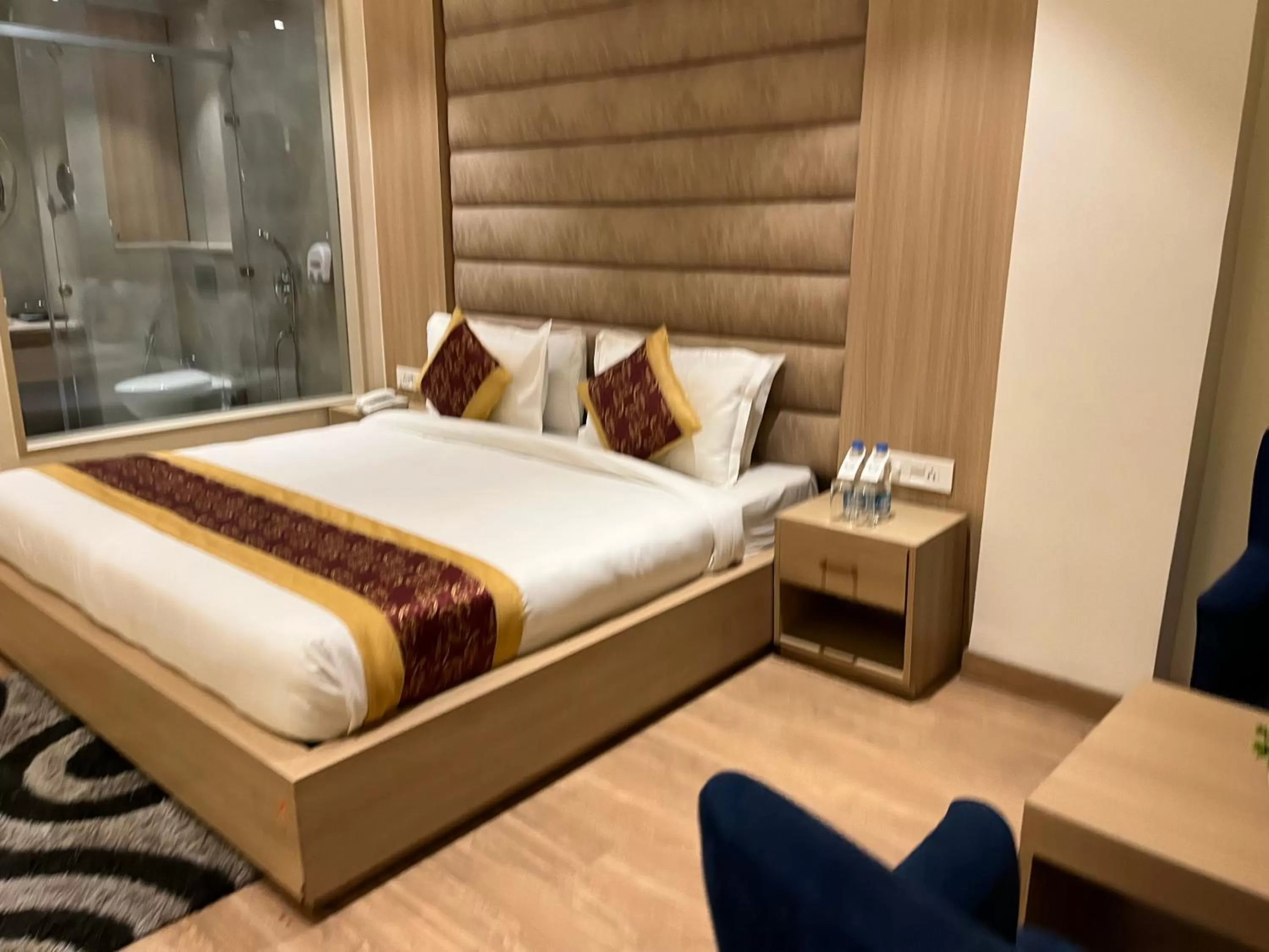 Photo of the whole room, Bed in RRV Hotel