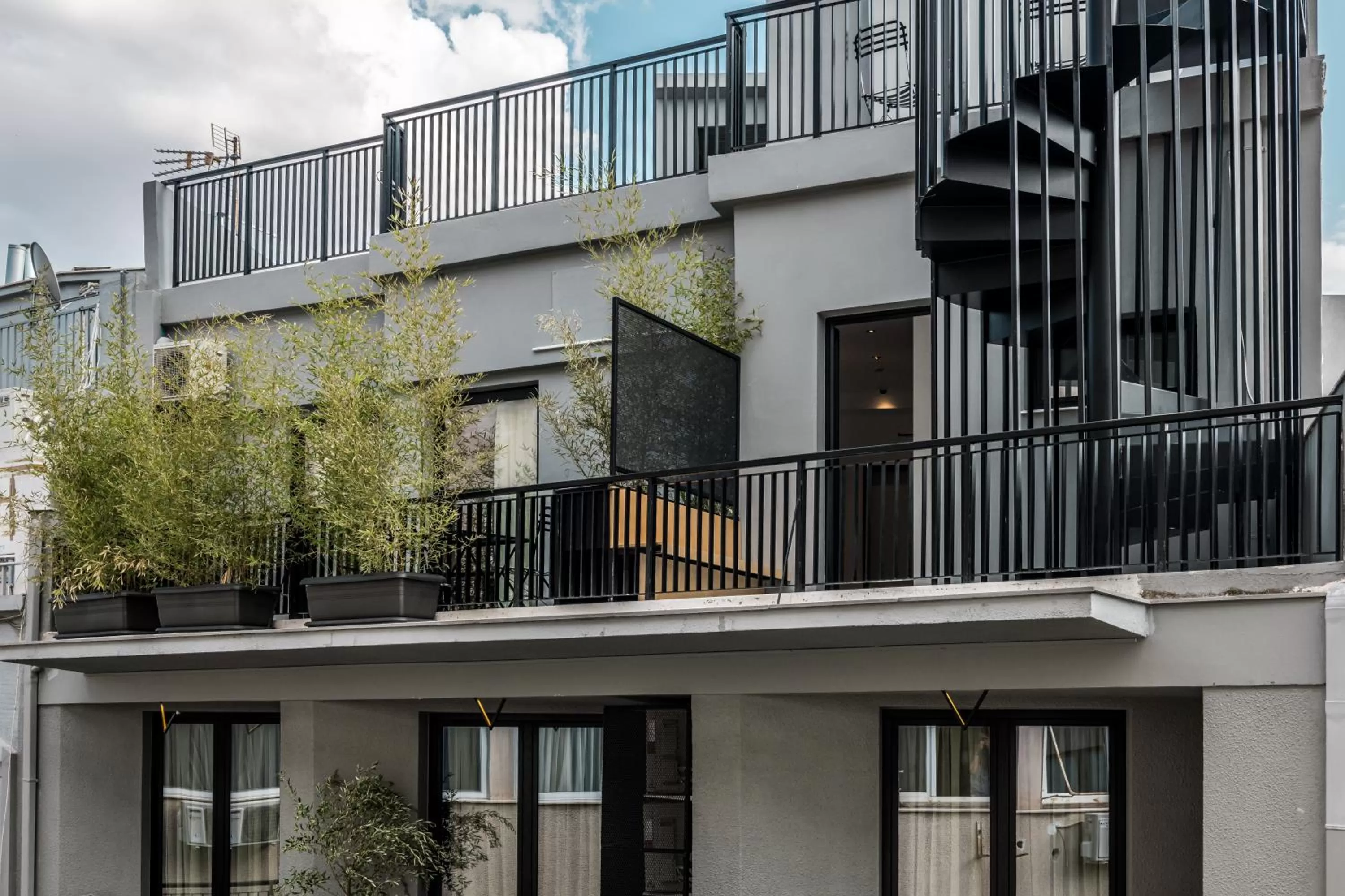 Property building in Mosaikon