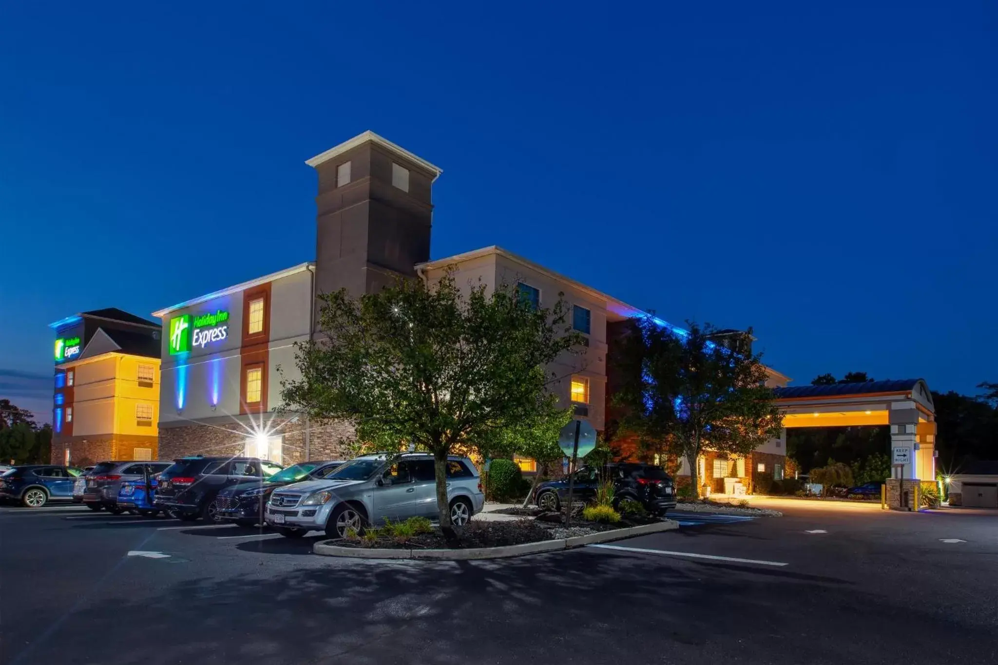 Property building in Holiday Inn Express Absecon-Atlantic City Area by IHG Property building in Holiday Inn Express Absecon-Atlantic City Area by IHG
