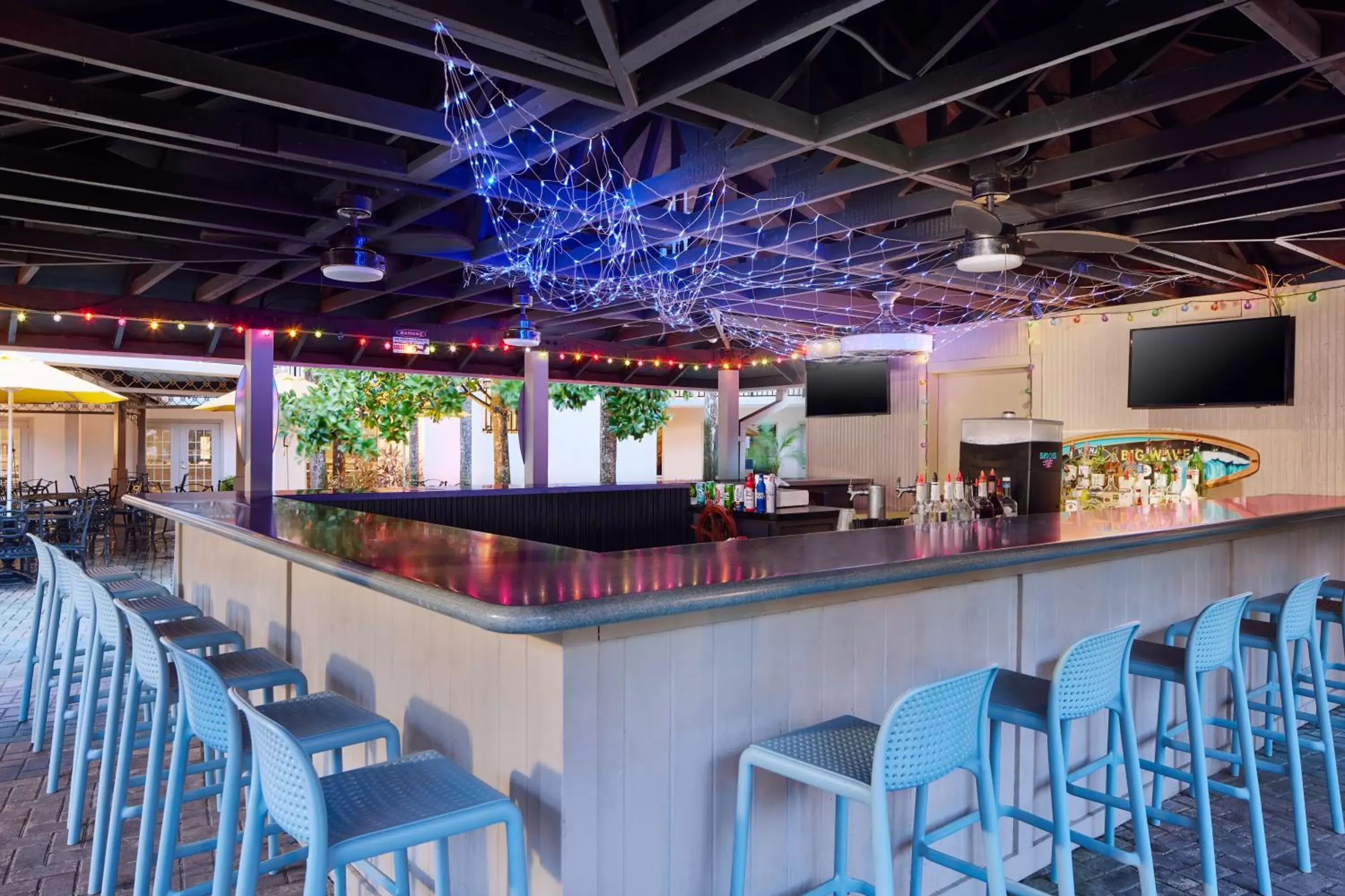 Evening entertainment, Lounge/Bar in Staybridge Suites Orlando Royale Parc Suites, an IHG Hotel