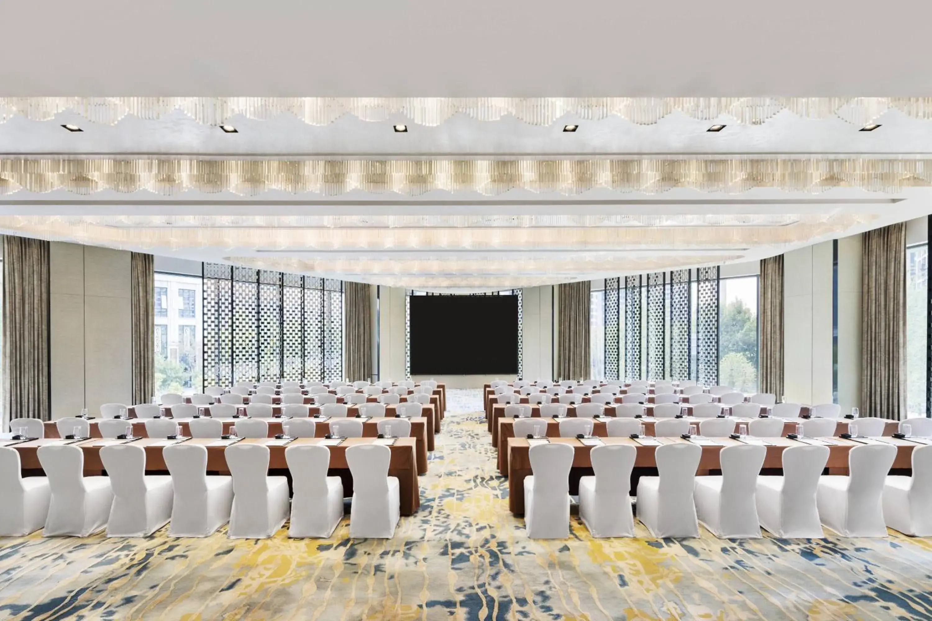 Meeting/conference room in Courtyard by Marriott Zhengzhou East