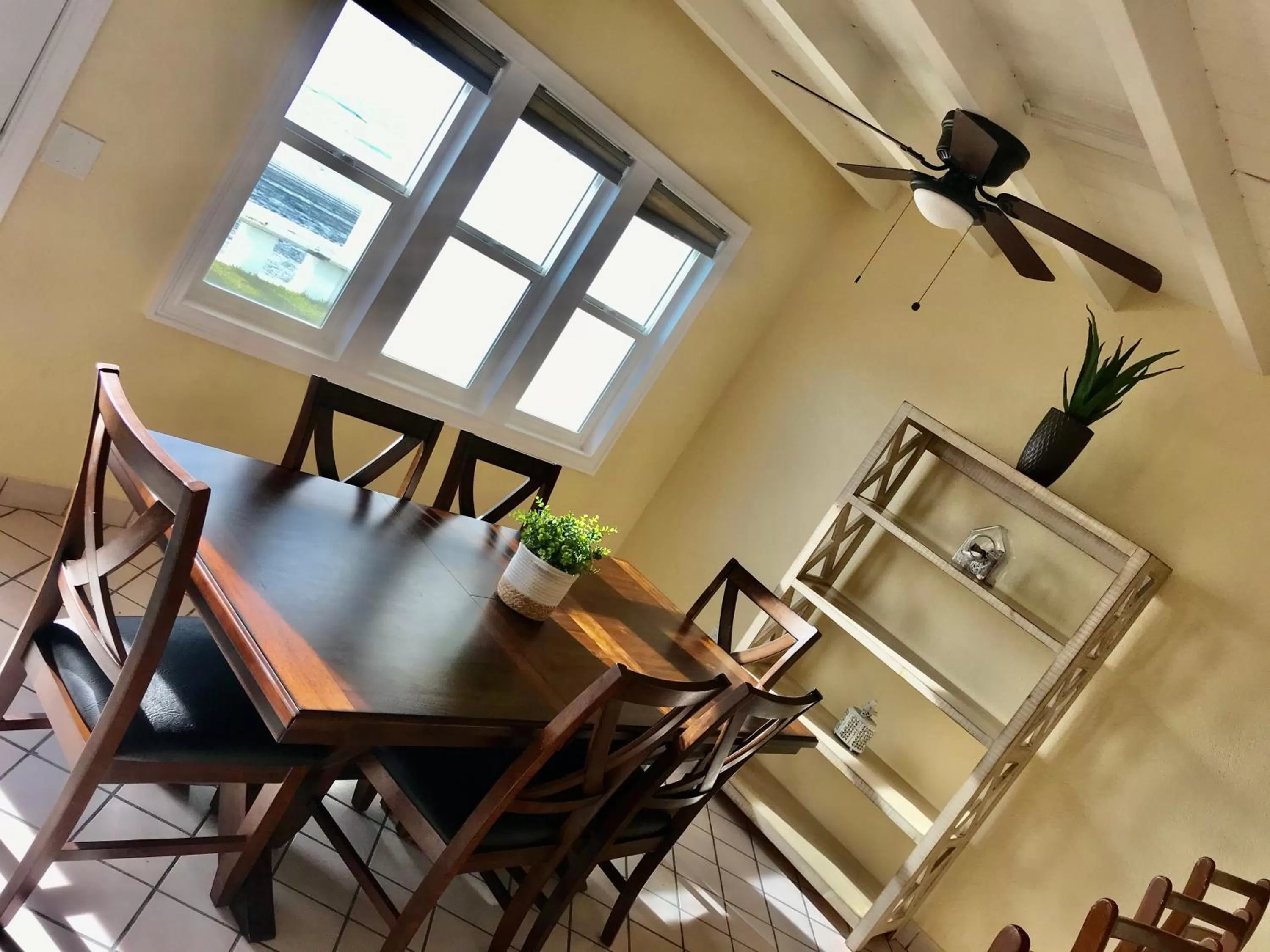 Dining area in Quinta Pacifica Beachfront Villas