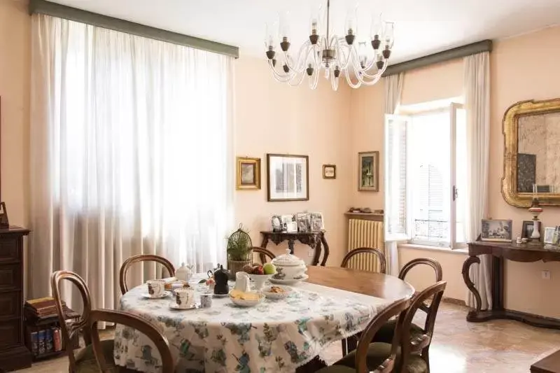 Breakfast, Restaurant/Places to Eat in Attico Luce B&B