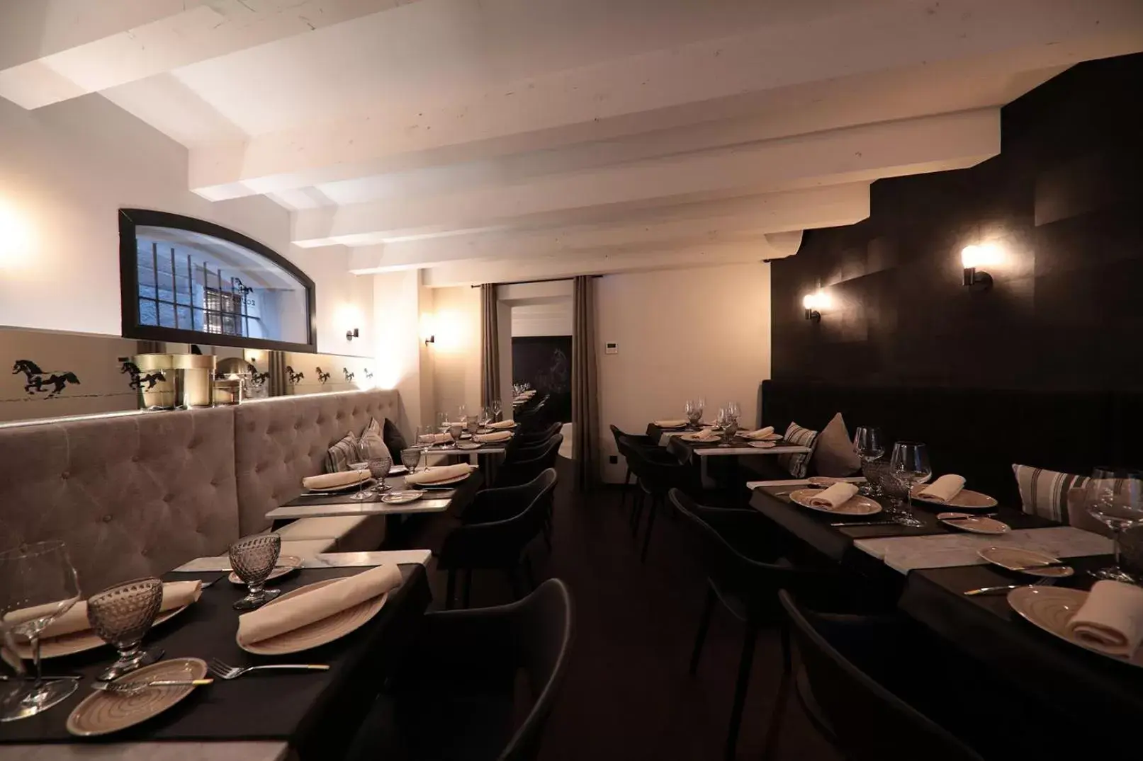 Restaurant/Places to Eat in Summum Prime Boutique Hotel