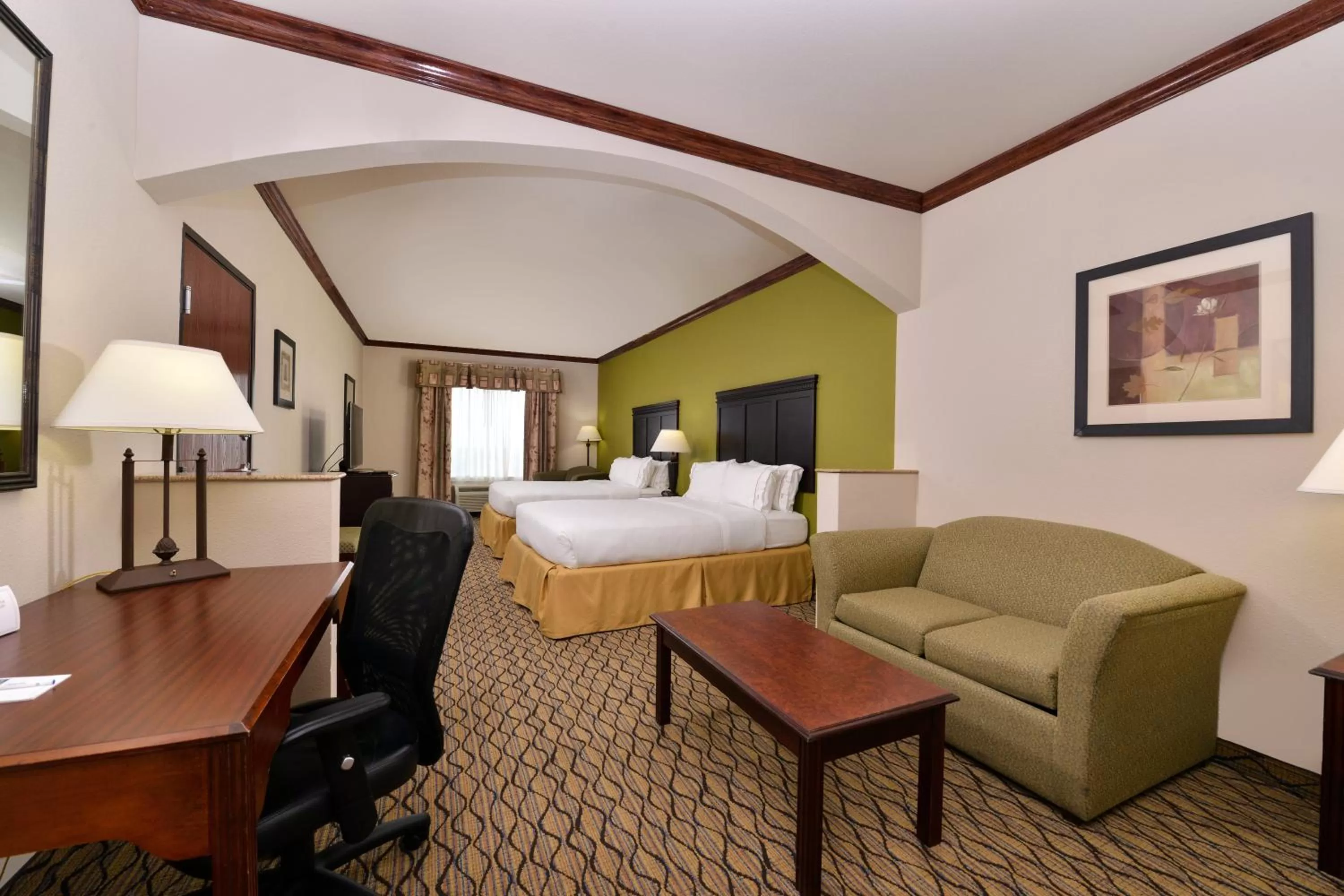Photo of the whole room, Bed in Holiday Inn Express Hotel & Suites Sherman Highway 75 by IHG