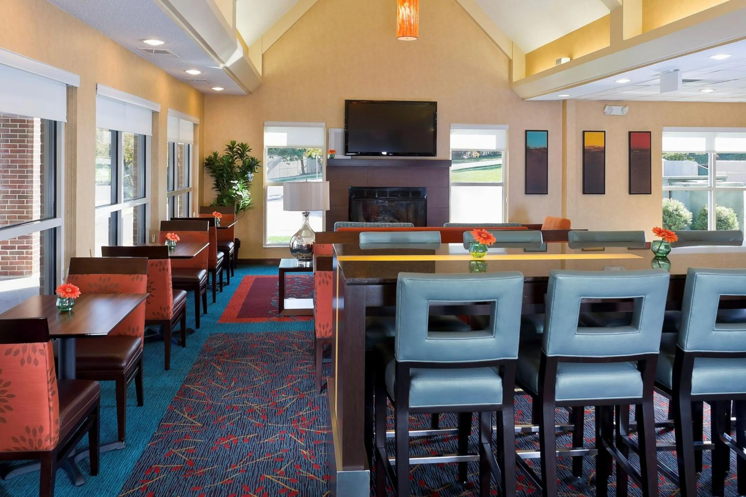 Restaurant/places to eat in Residence Inn Madison East