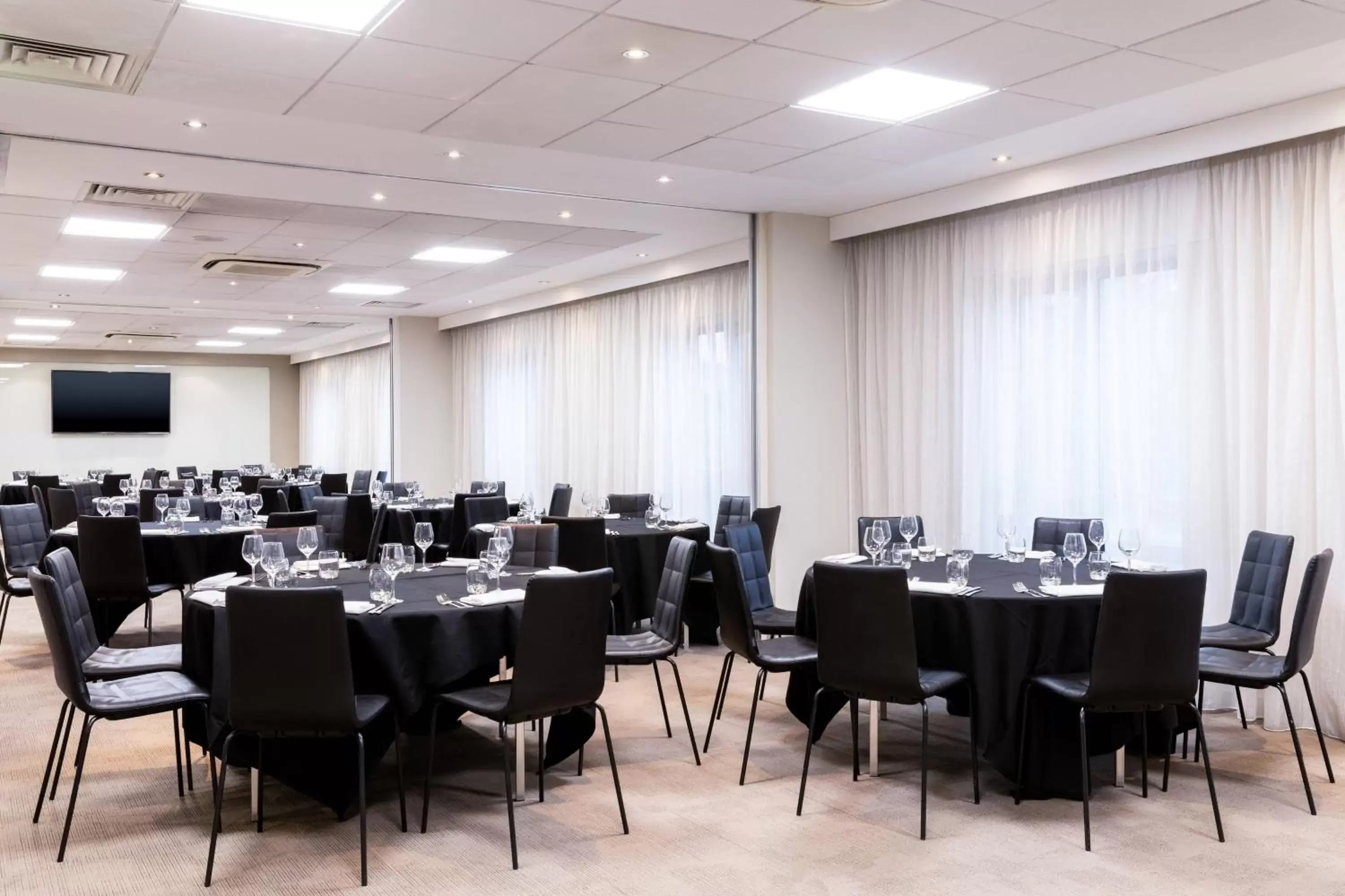 Meeting/conference room, Restaurant/Places to Eat in AC Hotel by Marriott Manchester Salford Quays