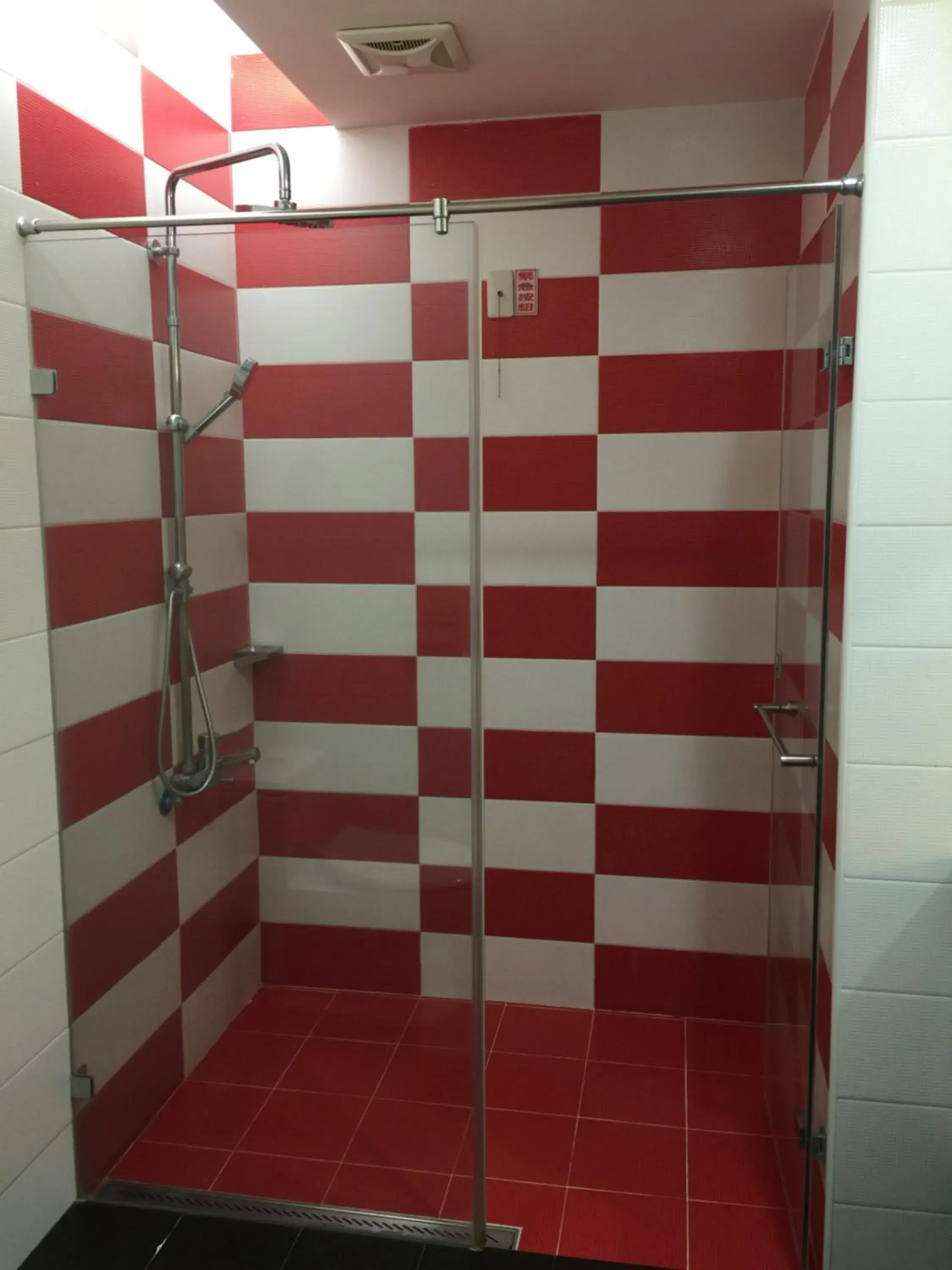 Bathroom in Yuan Chyau Motel