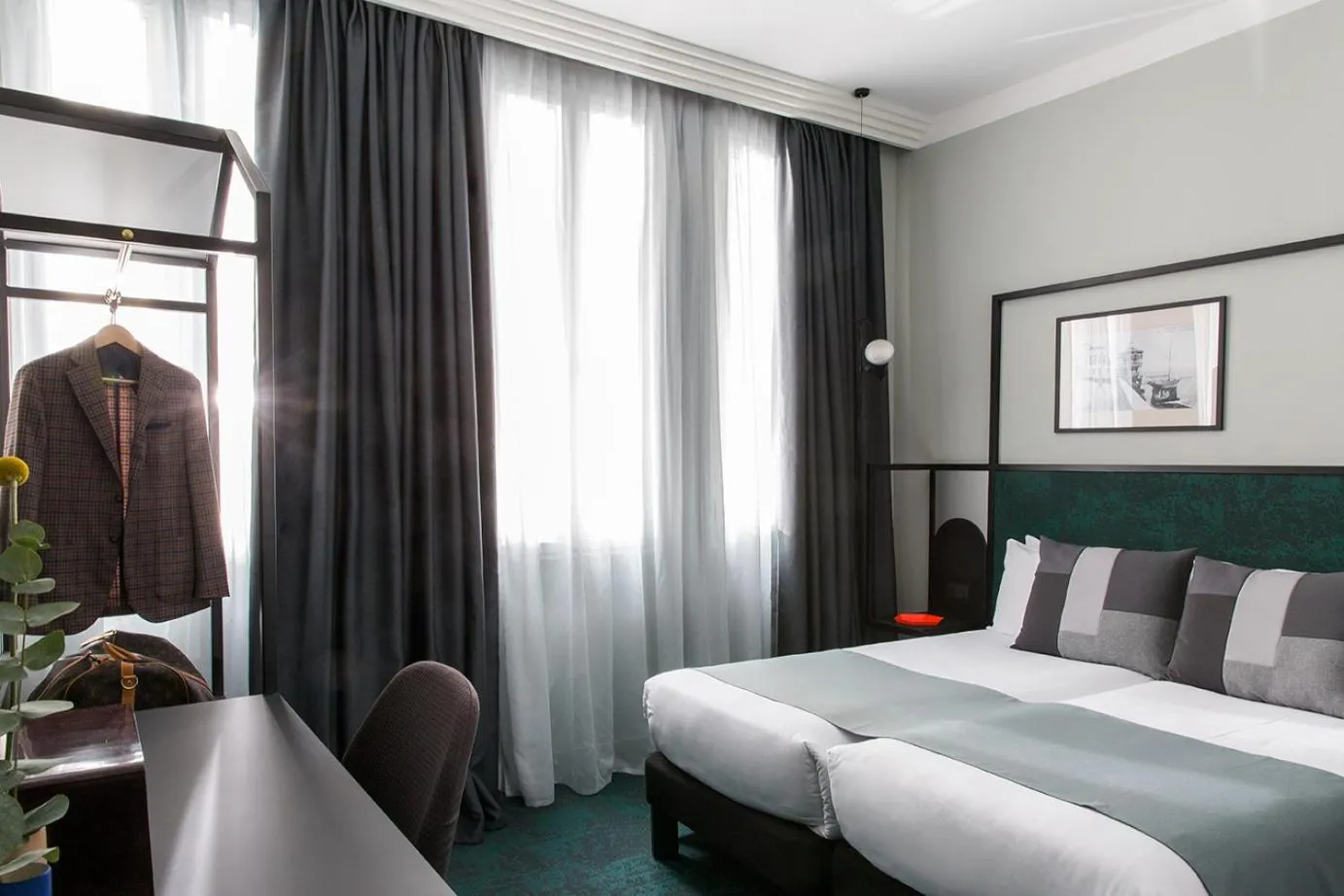 Bed in Hôtel les Cigales