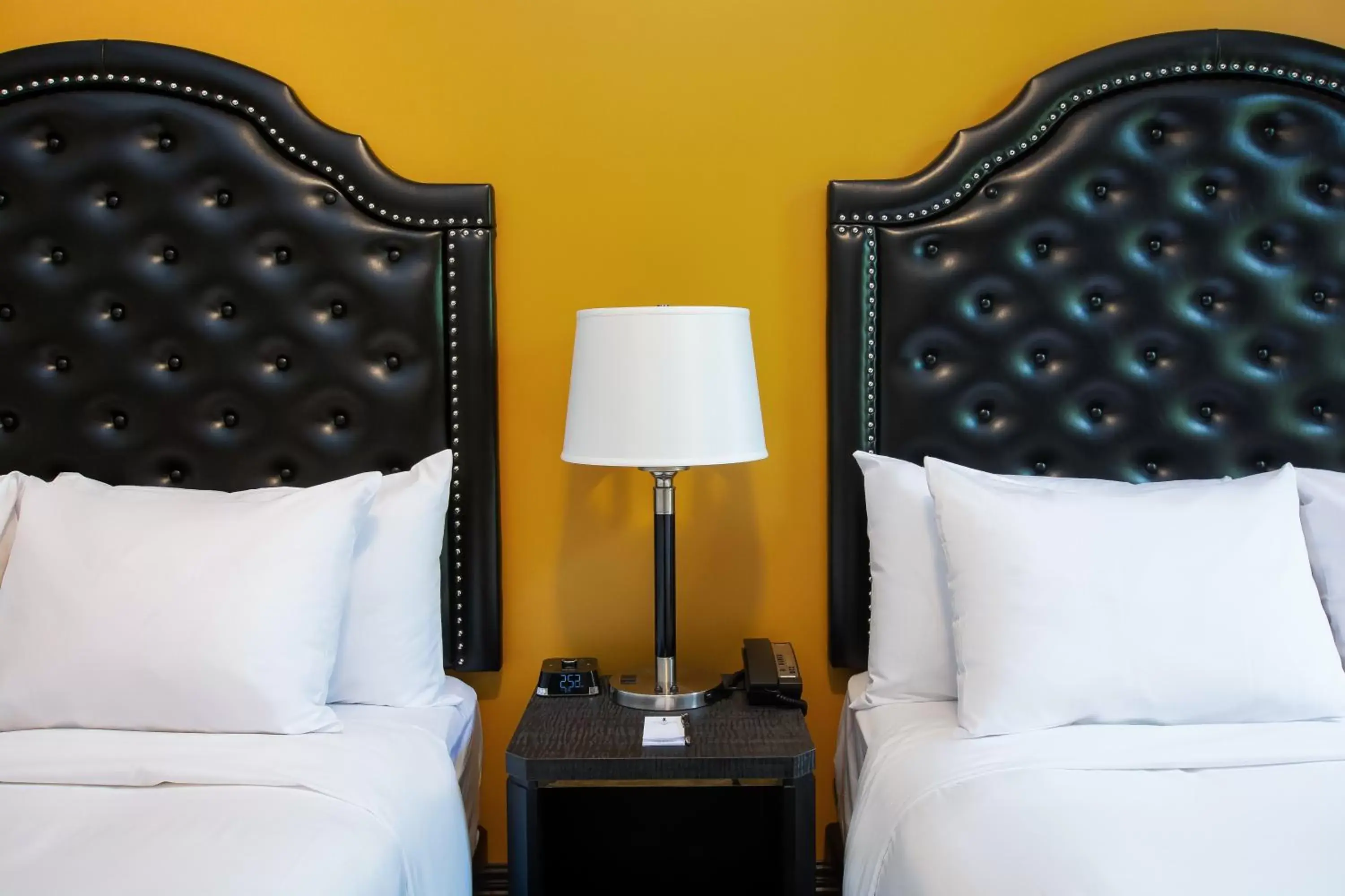 Bed in Hotel Clarendon Bed in Hotel Clarendon