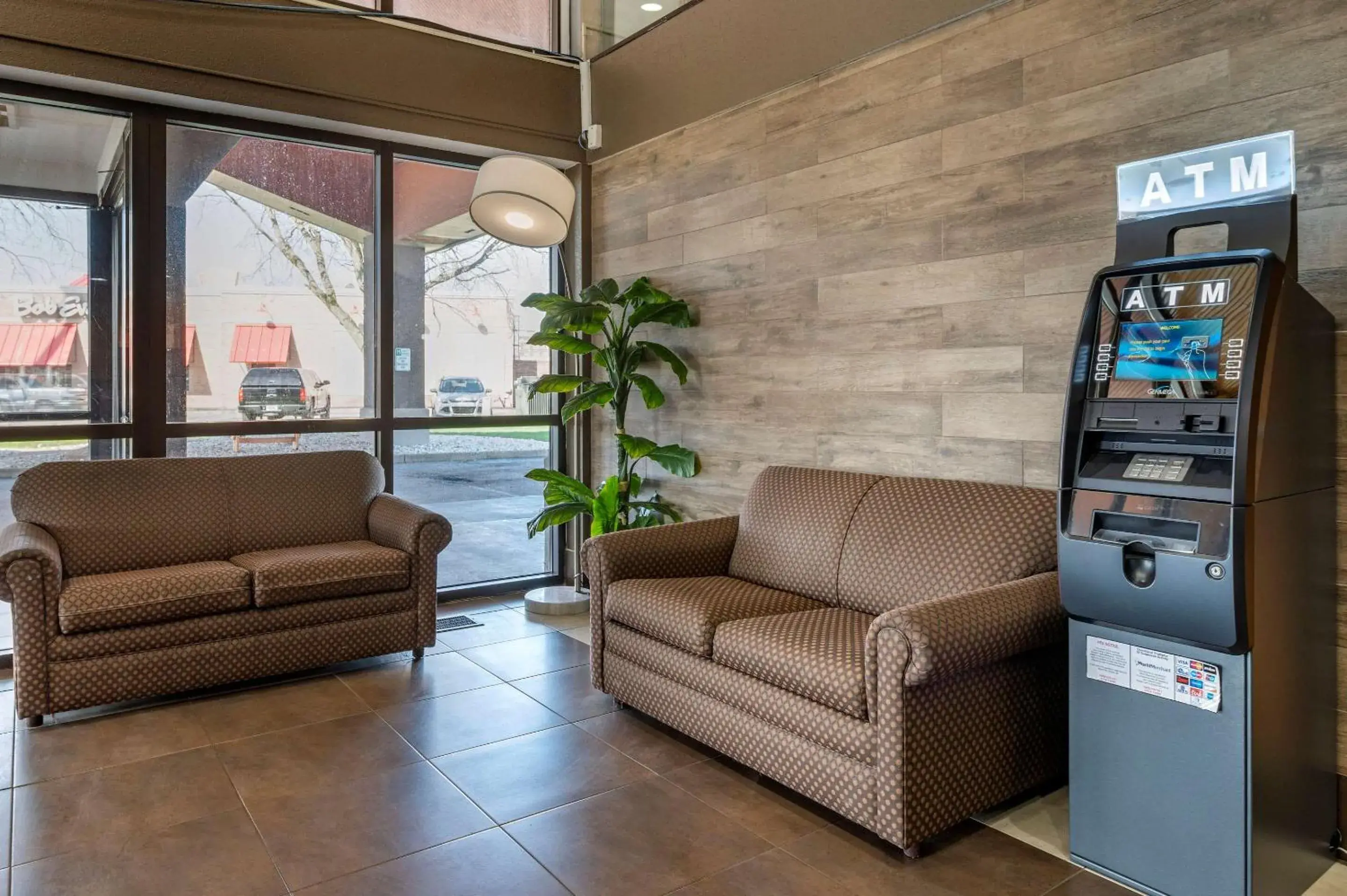 Lobby or reception, Seating Area in Suburban Studios Lafayette