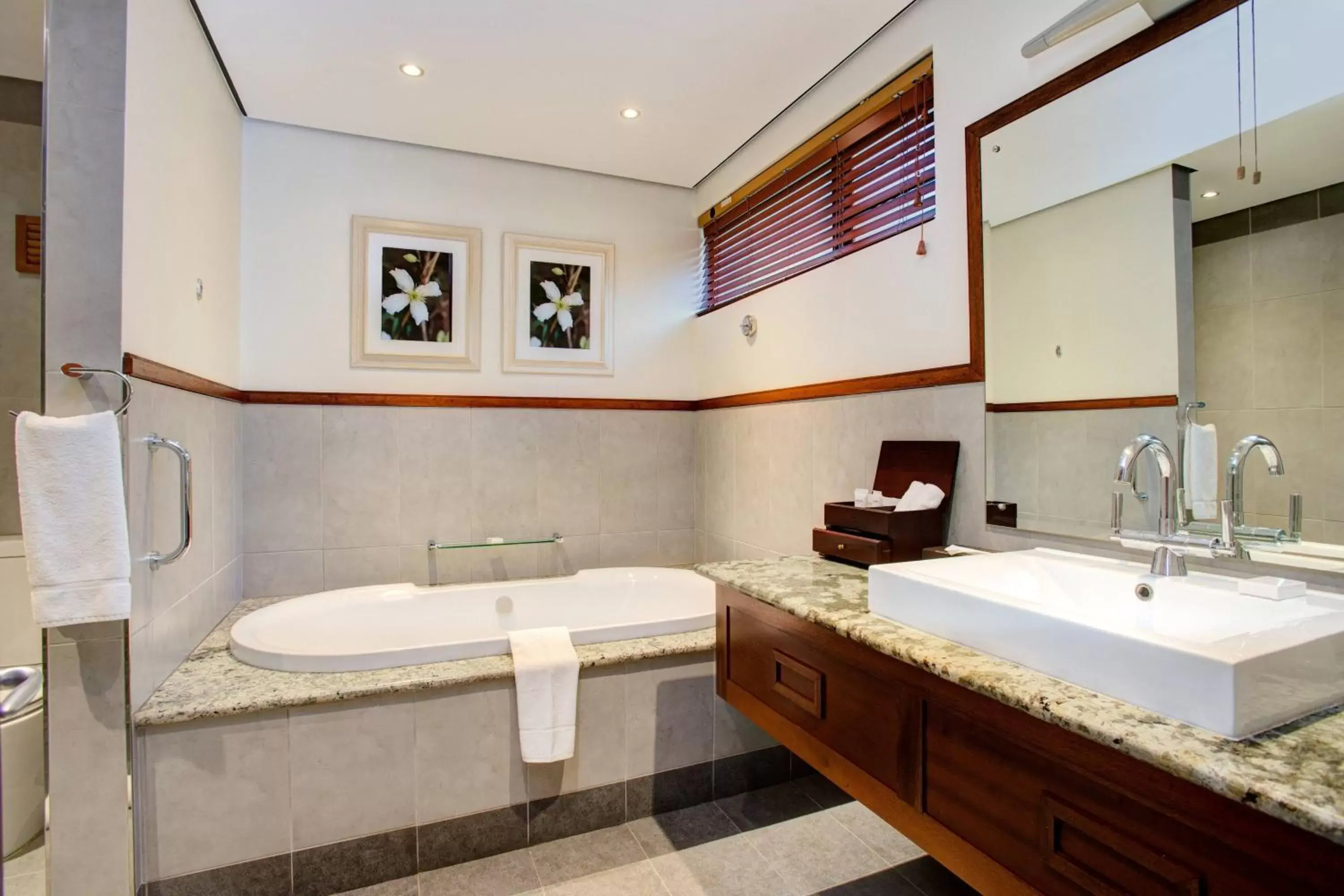 Bathroom in Irene Country Lodge, Autograph Collection