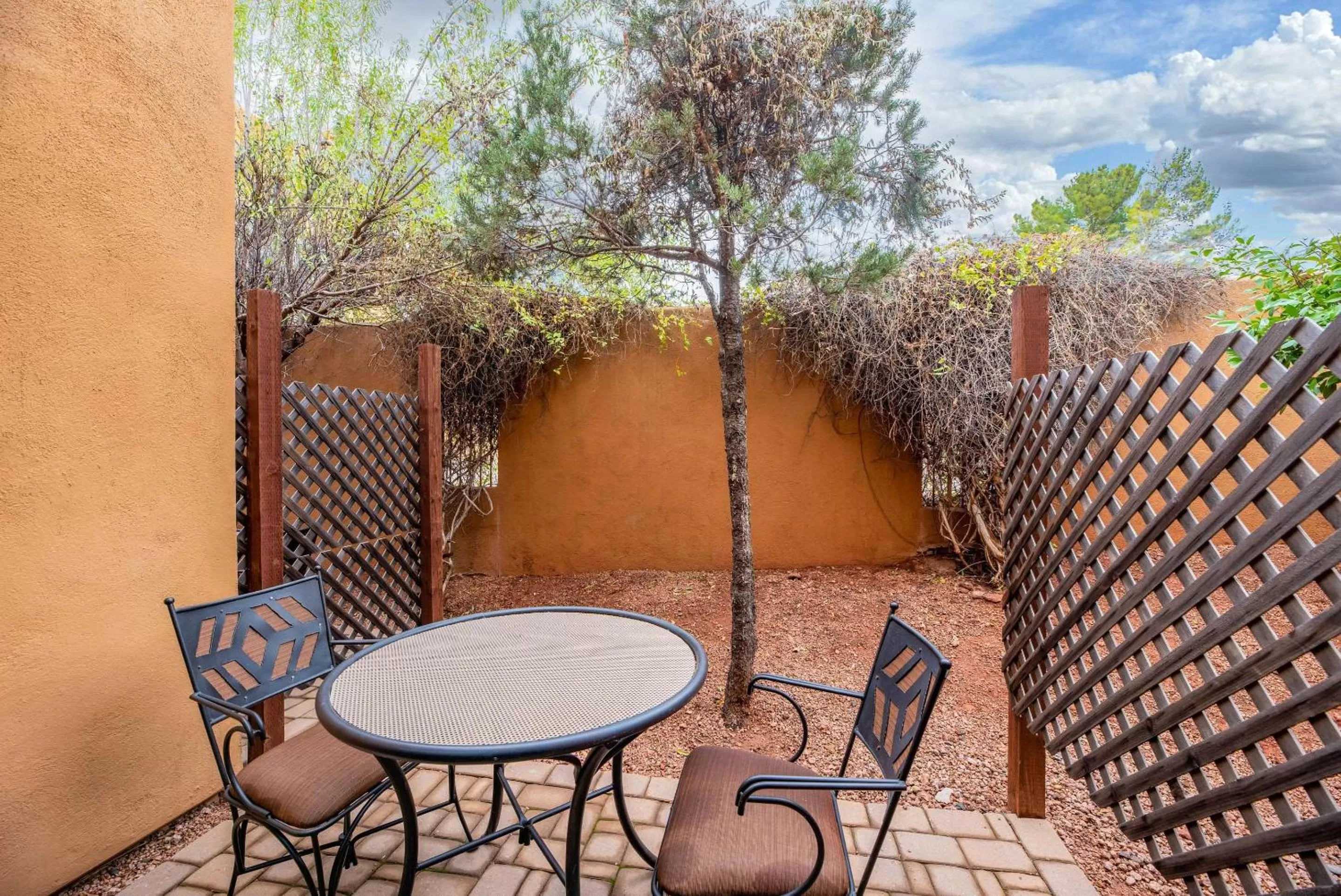 Photo of the whole room in Arroyo Pinion Hotel, an Ascend Collection Hotel
