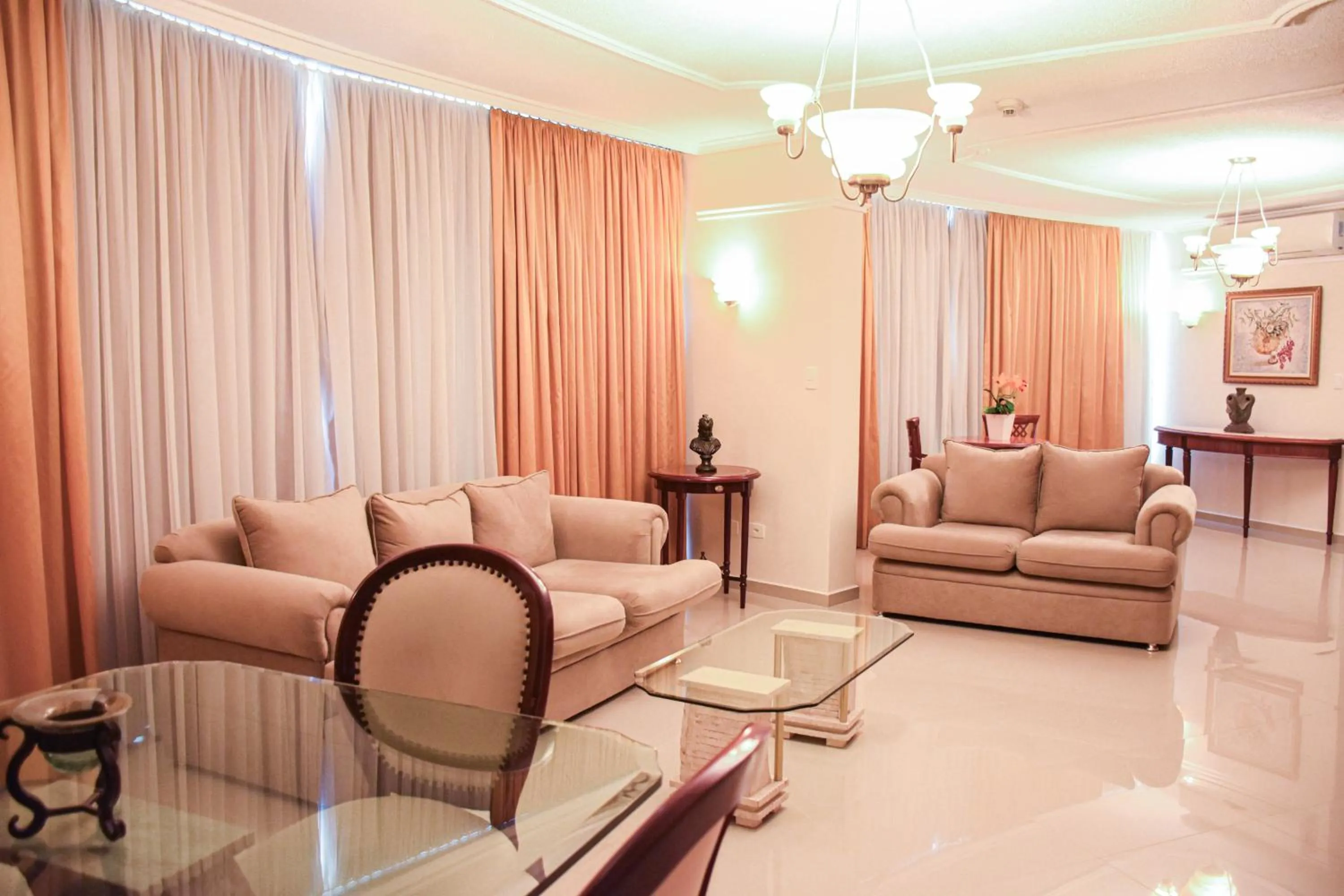 Living room in Hotel Golden Park Internacional Foz & Convenções By Nacional Inn